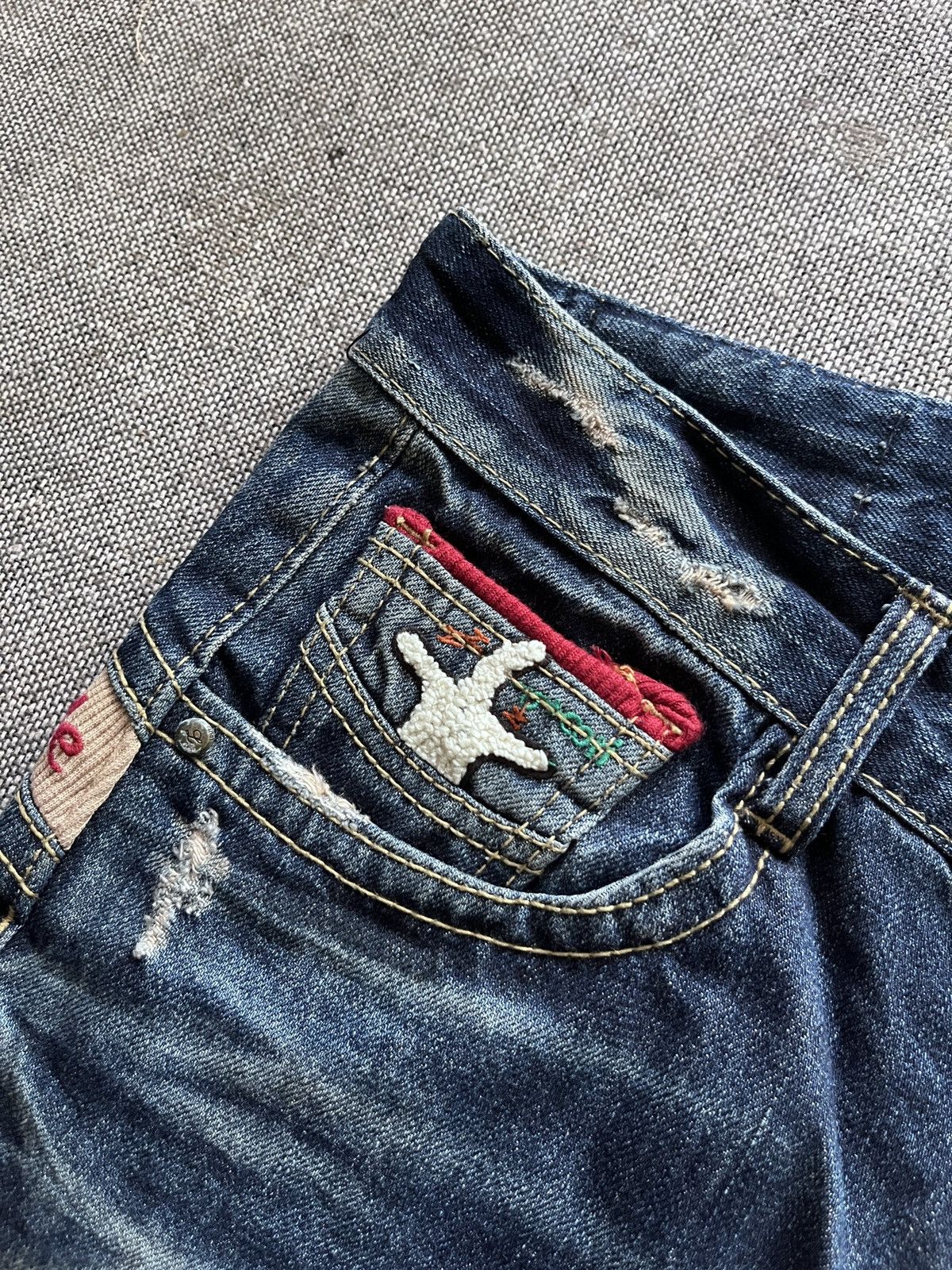 Japanese Brand yoshitomo Nara Lolita Faded Jeans Size US 31 - 10 Thumbnail