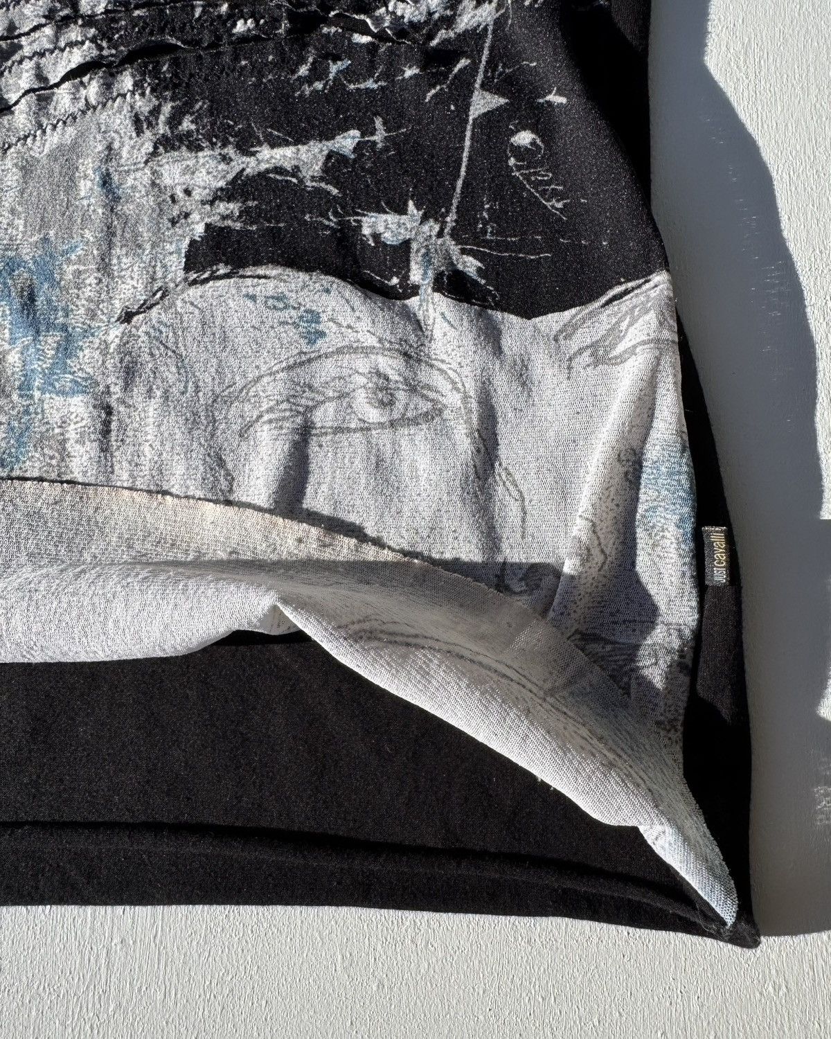 Roberto Cavalli Roberto Cavalli Art Printed Long Sleeves Tee Size US M / EU 48-50 / 2 - 9 Thumbnail