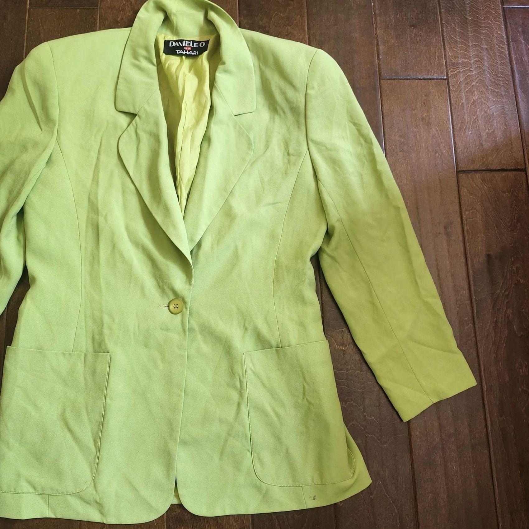 Vintage Tahari Daniele O by Tahari Women's Blazer Green One Button Size 10 Dry Clean Only Stains Vintage No Regular Jacket Mens? Size L / US 10 / IT 46 - 3 Thumbnail