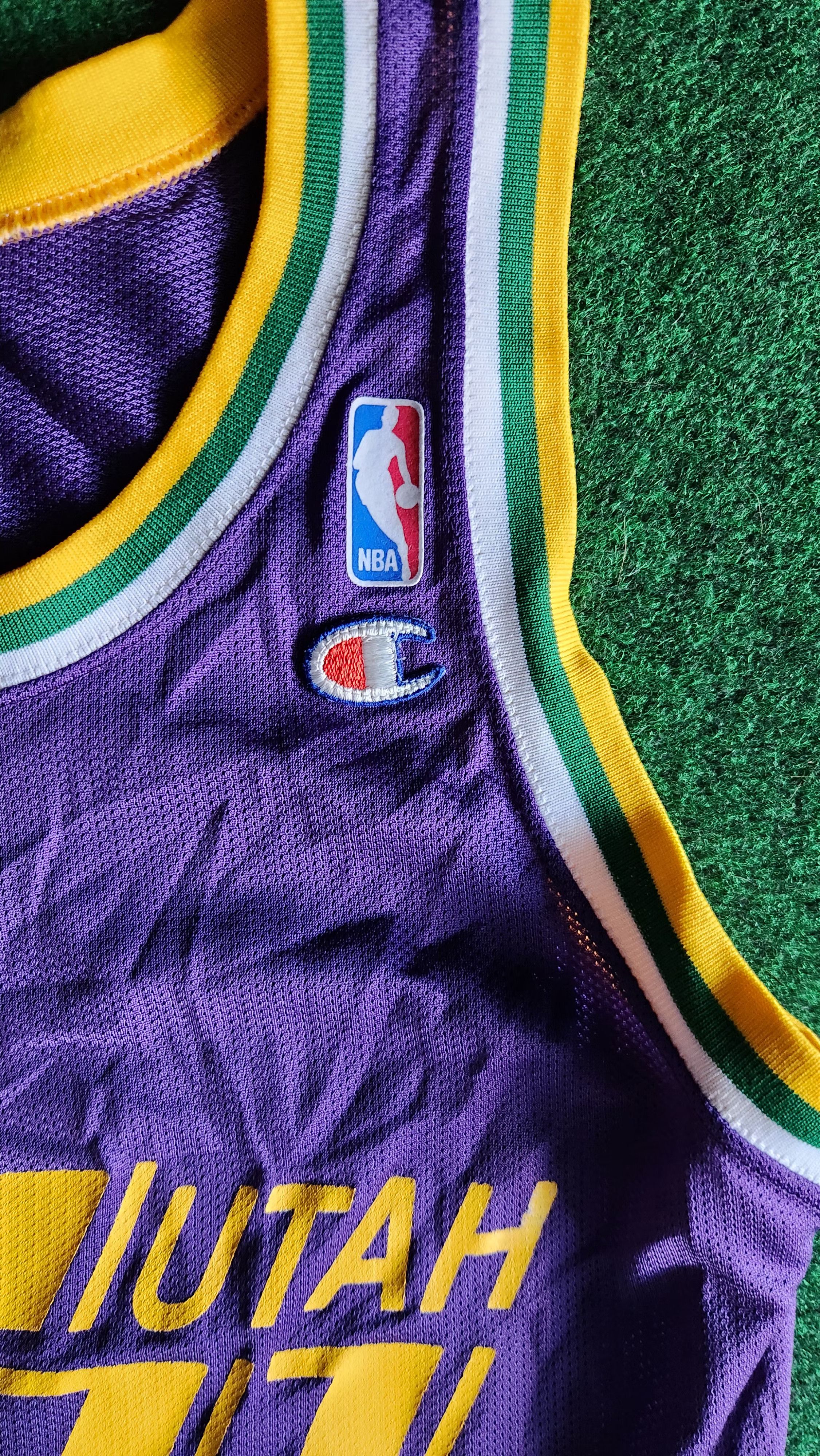 Champion × Vintage Vintage Champion Utah Jazz Karl Malone Men Size Small 36 Size US S / EU 44-46 / 1 - 6 Thumbnail