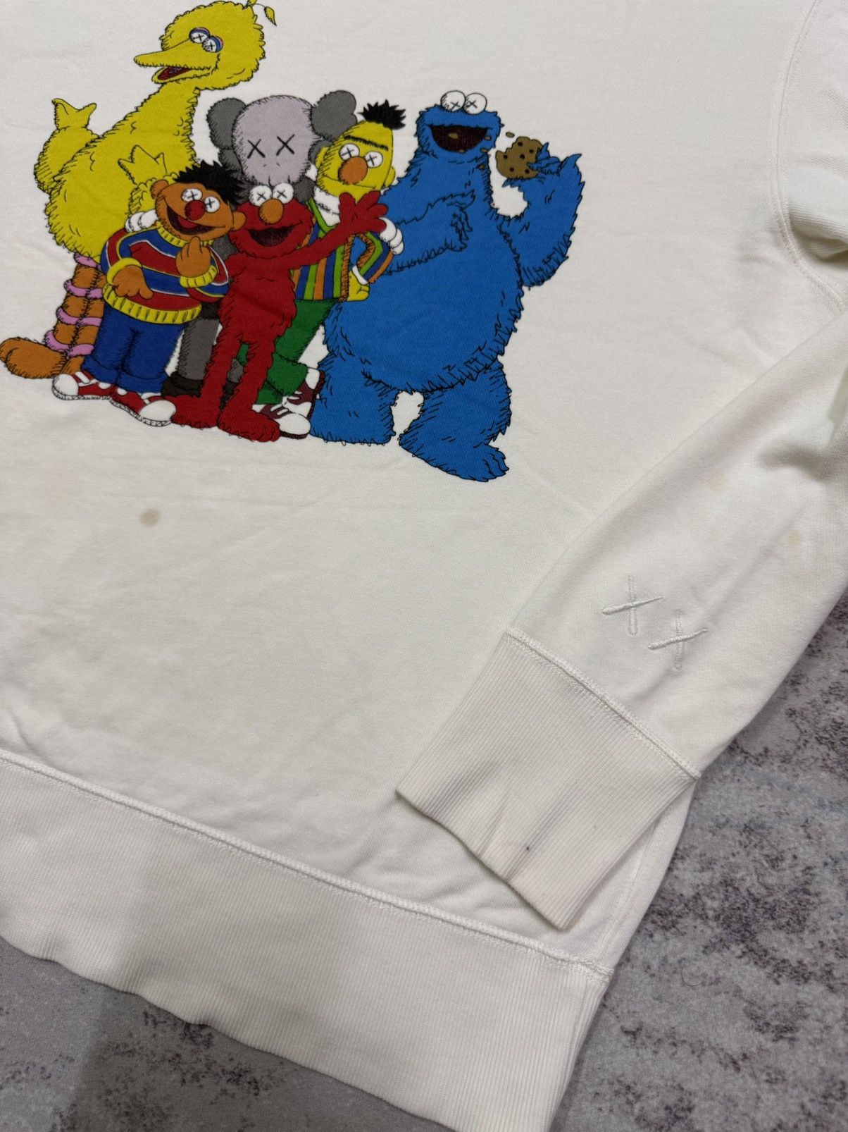 Kaws × Uniqlo Uniqlo Kaws Sweatshirt Size US S / EU 44-46 / 1 - 8 Thumbnail