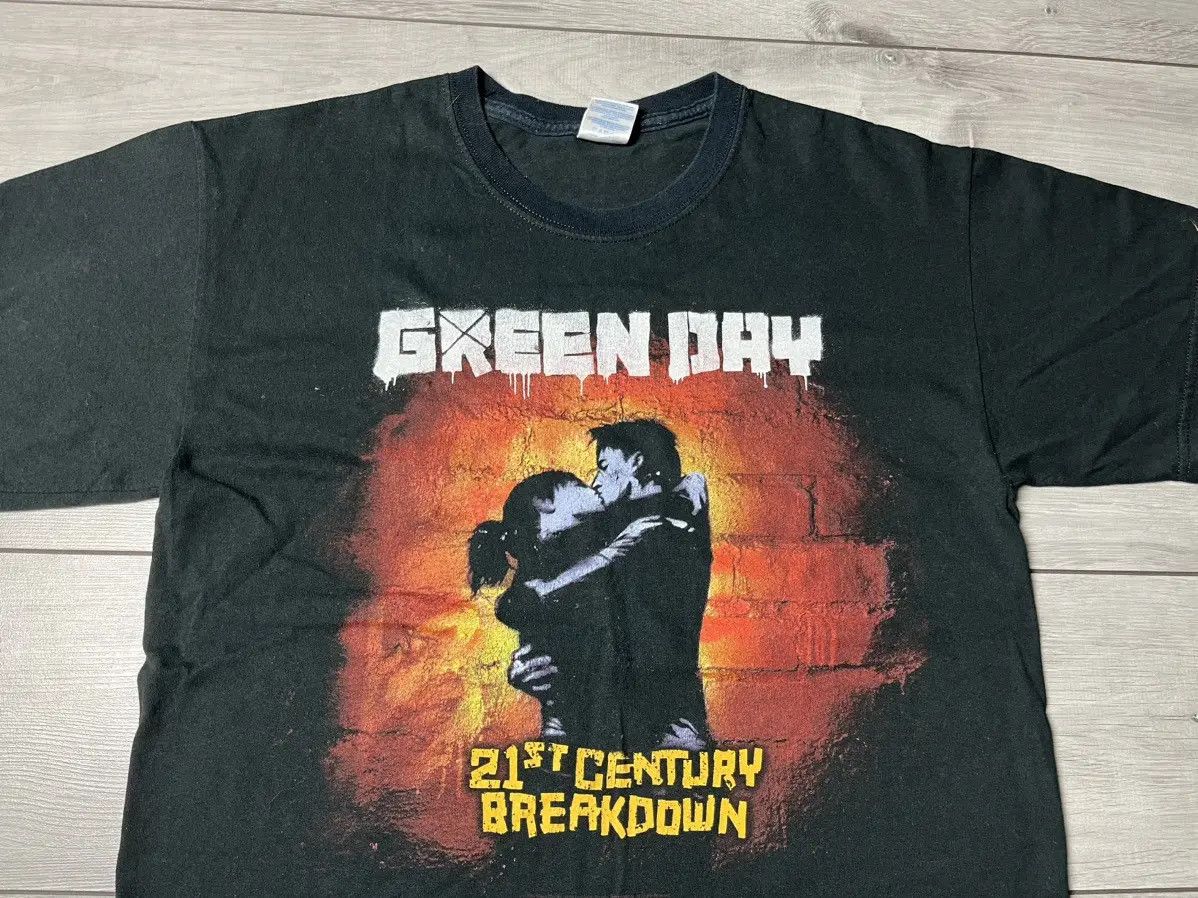Band Tees Green day Tshirt century breakdown size Large Size US L / EU 52-54 / 3 - 3 Thumbnail
