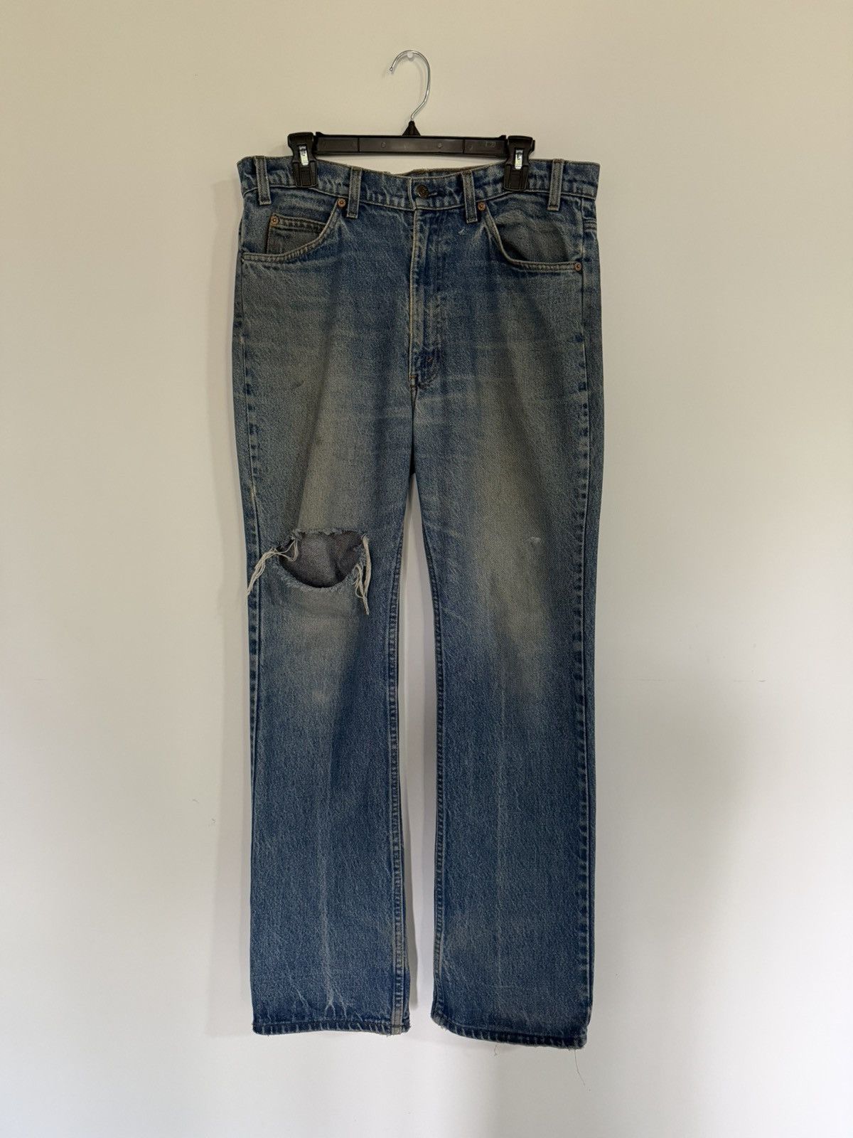 Vintage Thrashed & Faded Orange Tab Levis Size US 34 / EU 50 - 1 Thumbnail