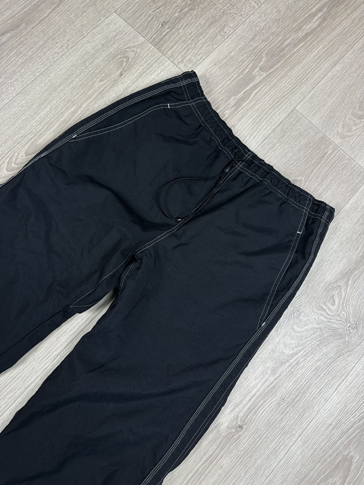 Nike × Vintage Y2K Nike Vintage Nylon Shorts Swoosh Size L Size US 33 - 2 Thumbnail