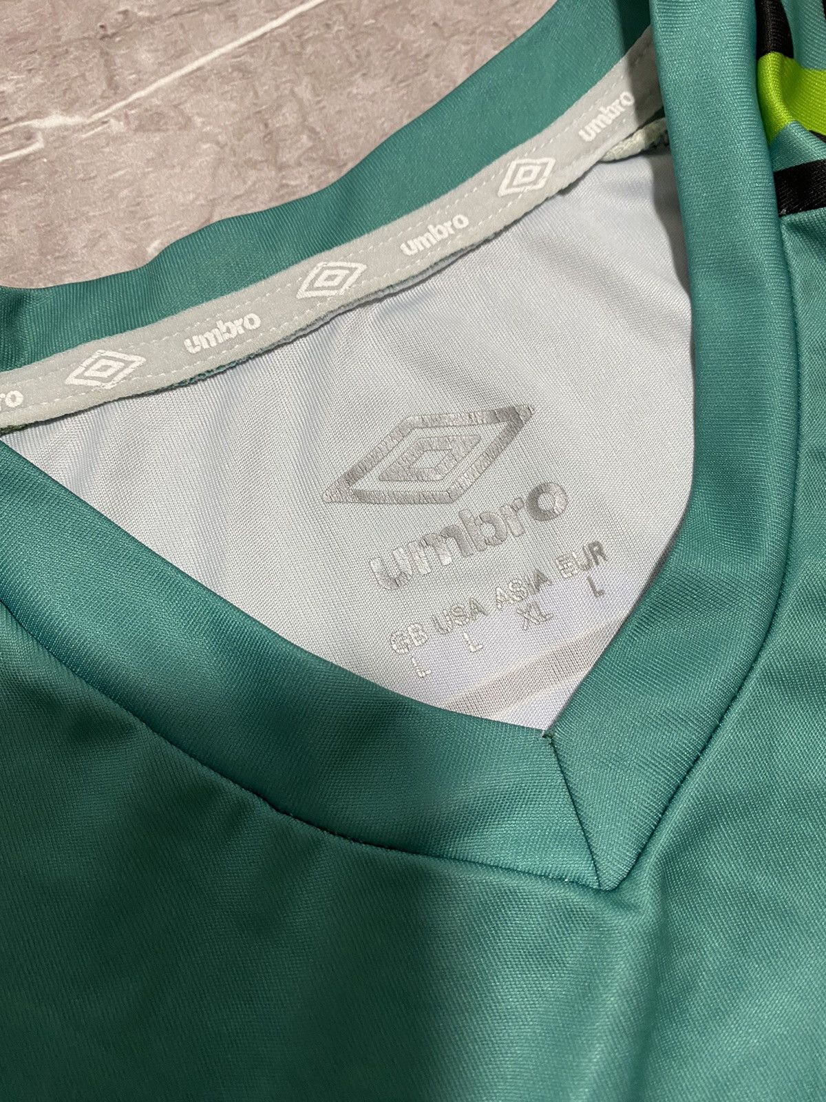 Umbro Township Rollers FC Botswana Umbro 2022 Home Soccer Jersey Size US L / EU 52-54 / 3 - 9 Thumbnail