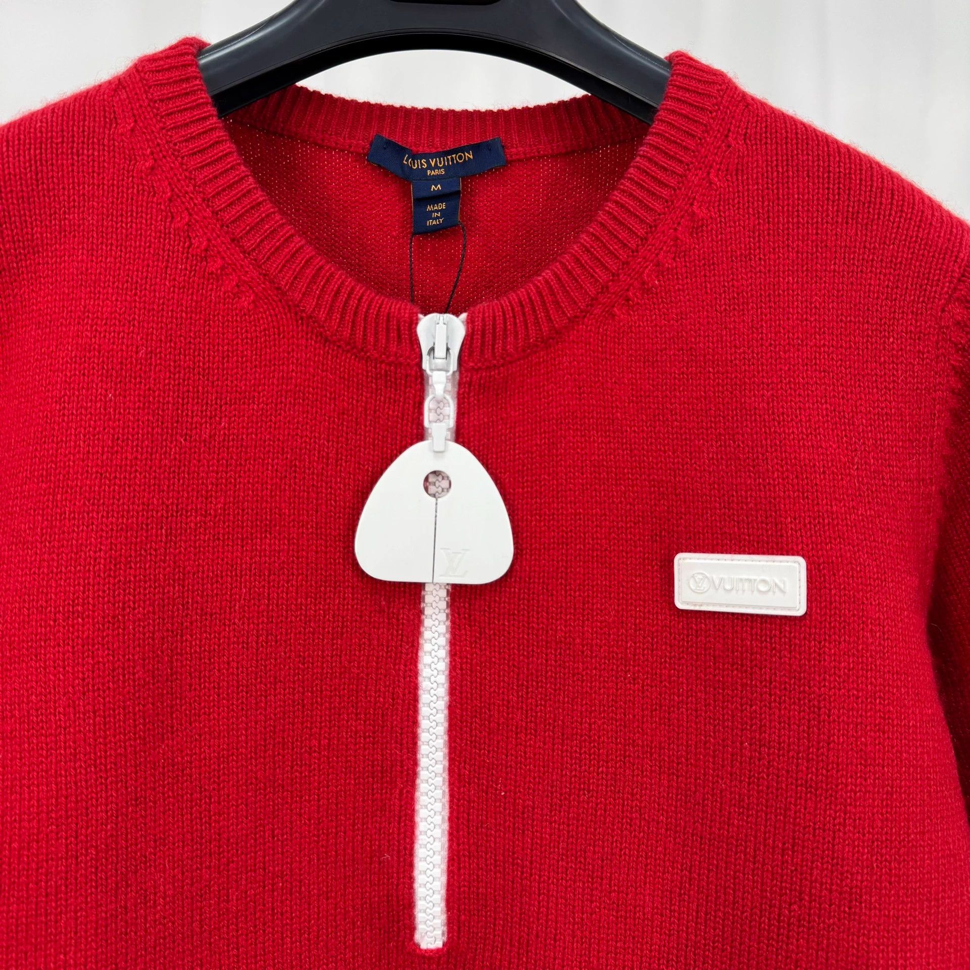 Louis Vuitton LV logo patch cashmere knit top M 99 new Size M / US 6-8 / IT 42-44 - 3 Thumbnail