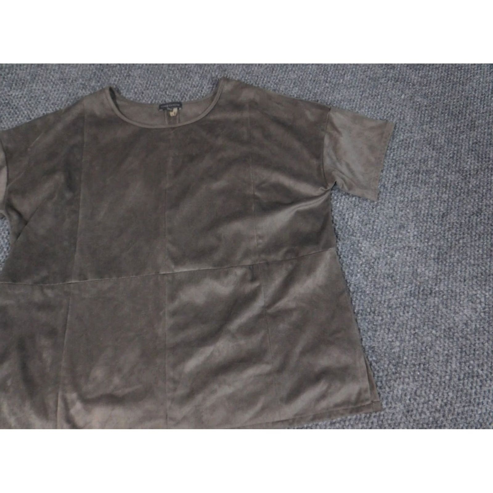 Vince Camuto Vince Camuto Blouse Short Sleeve Round Neck Pullover Gray S Womens Regular Stretch Geometric Casual Modern Size S / US 4 / IT 40 - 4 Thumbnail