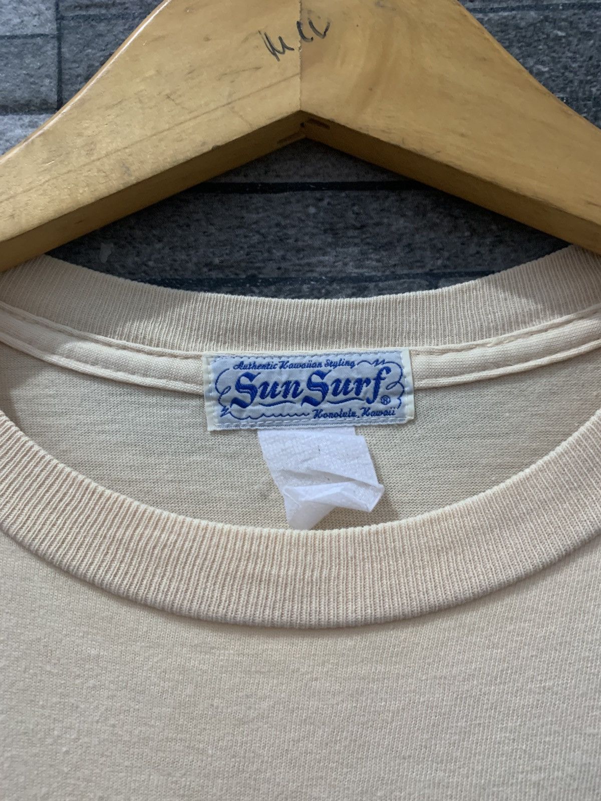 Sun Surf Vintage SUN SURF " ONE HUNDRED TIGERS " Size US M / EU 48-50 / 2 - 5 Thumbnail