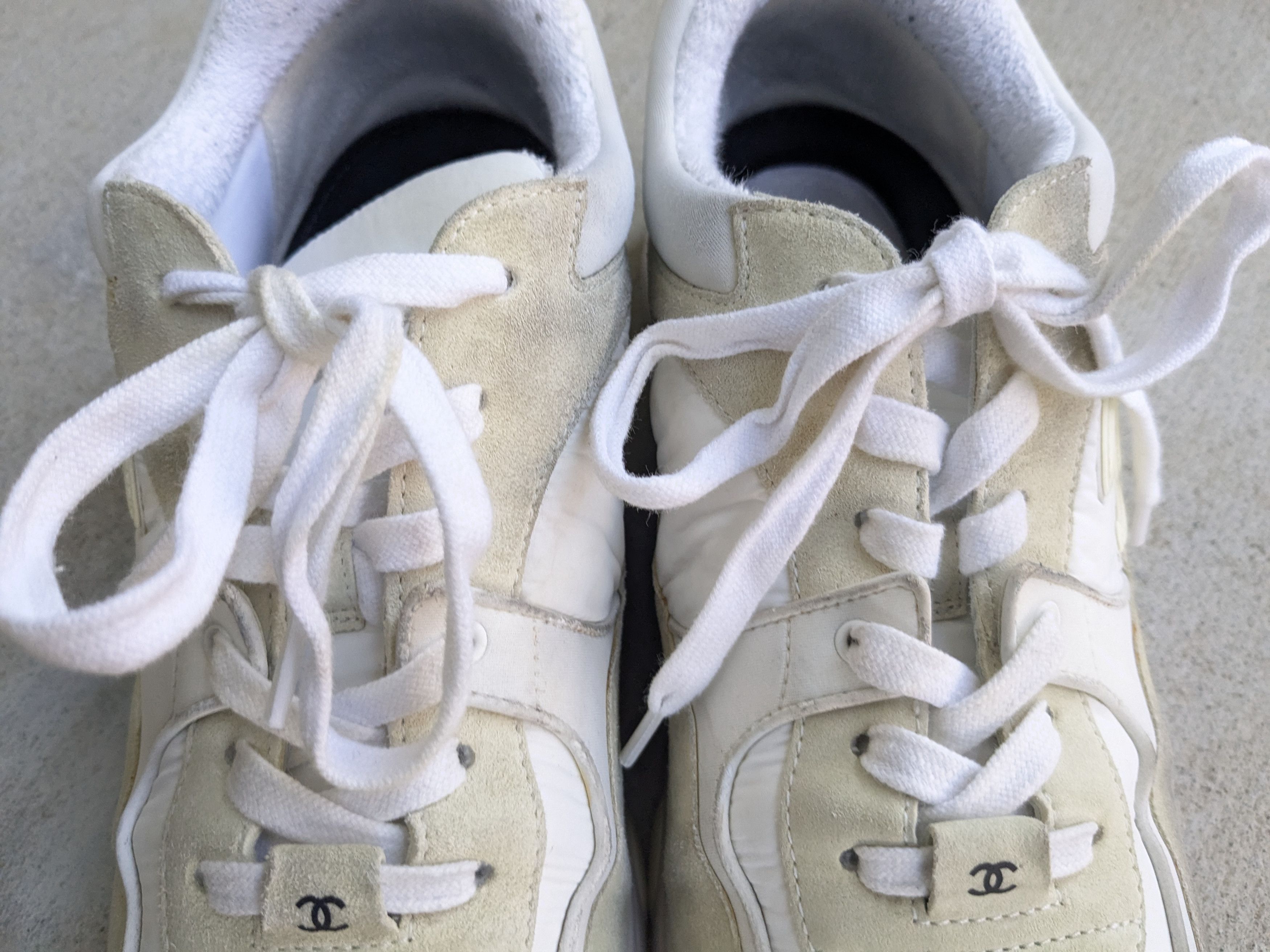 Chanel Chanel CC Logo Runners Sneakers White Cream 9 42 Suede Size US 9 / EU 42 - 4 Thumbnail