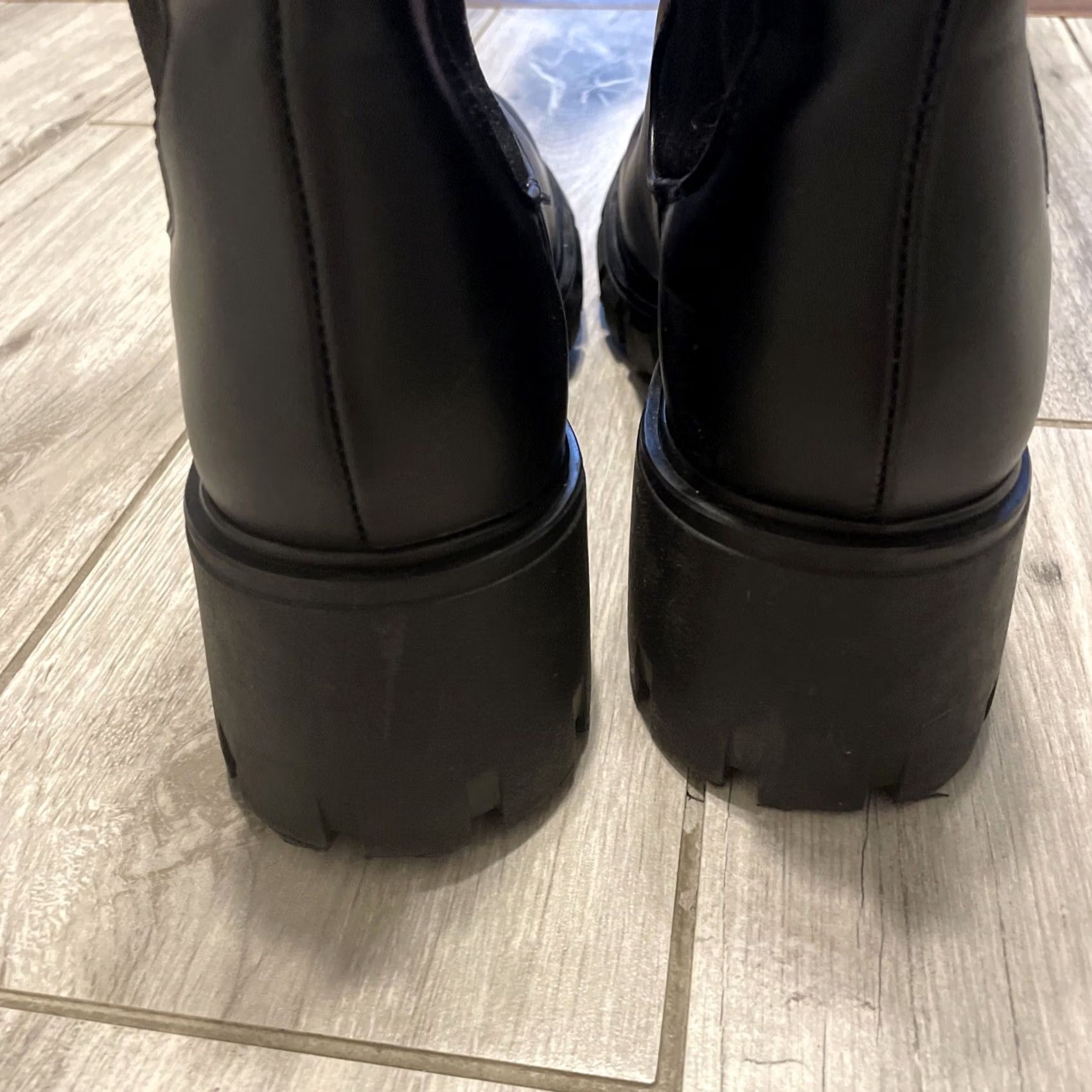 Steve Madden Steve Madden Women's Black Vegan Leather Lug Ankle Booties Boots Moto 9 Combat Shoes Size US 9 / IT 39 - 6 Thumbnail