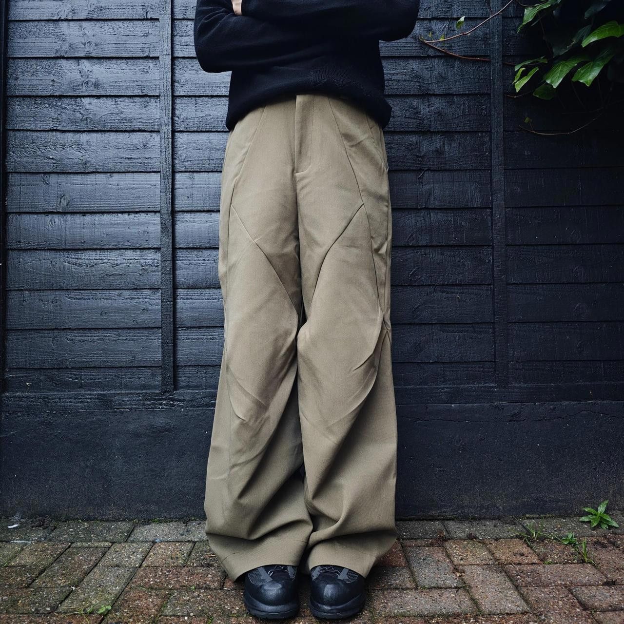 Other Khaki Pleated Baggy Trousers Size US 32 / EU 48 - 1 Thumbnail