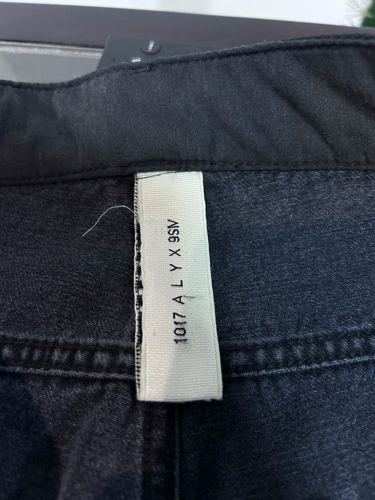 1017 ALYX 9SM 1017 ALYX 9SM Jeans Oversize Cargo Size US 32 / EU 48 - 4 Thumbnail