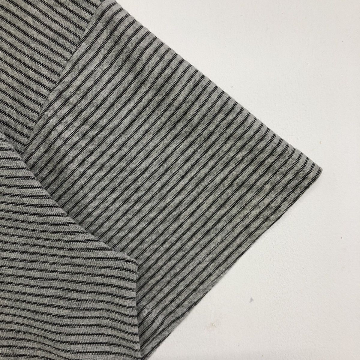 Vintage Vintage Local Motion Surfing Small Logo Stripe Tshirt Size US L / EU 52-54 / 3 - 5 Thumbnail