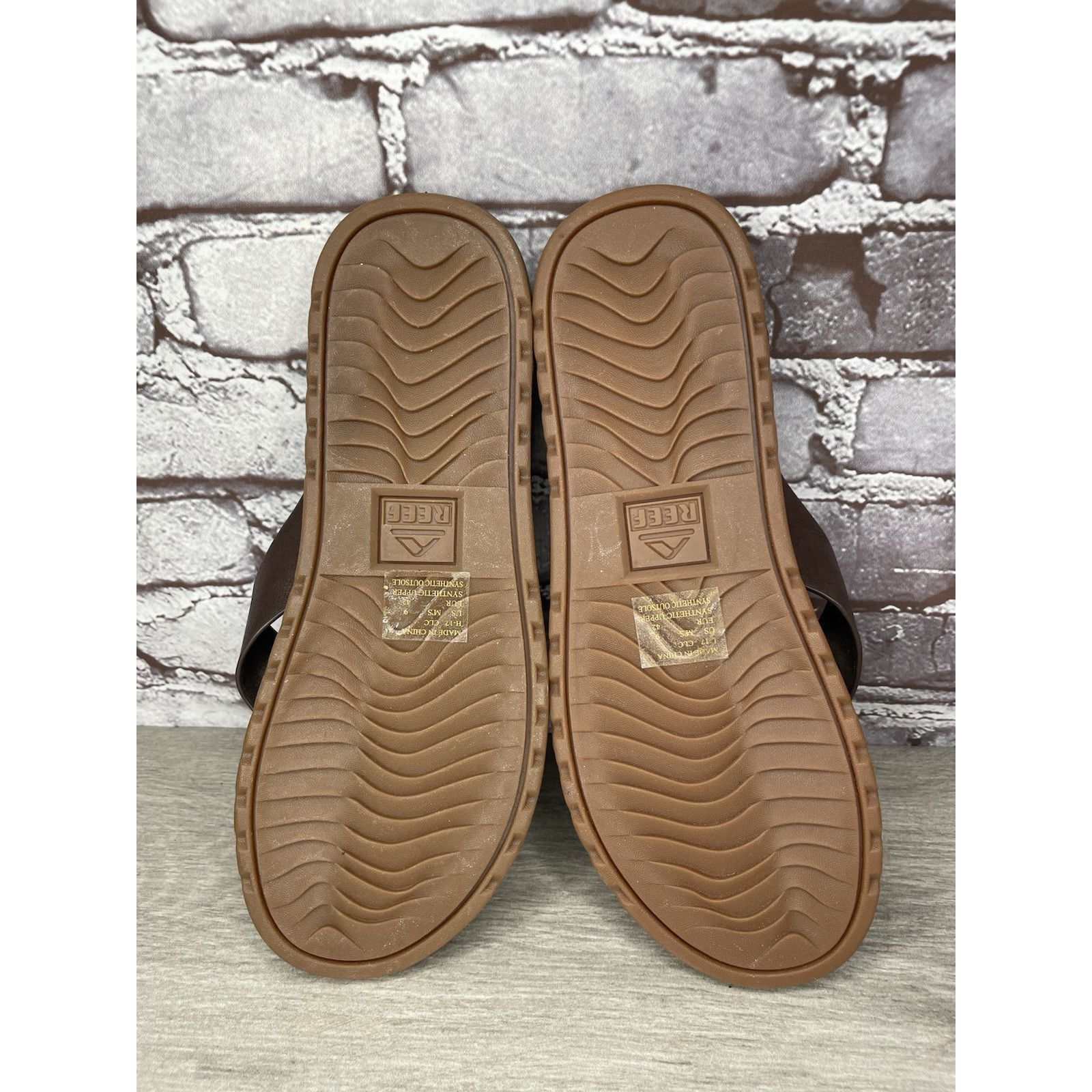 REEF Reef Brown Leather Casual Beach Flip Flops Thong Sandals Men Size US 9 / EU 42 - 14 Thumbnail