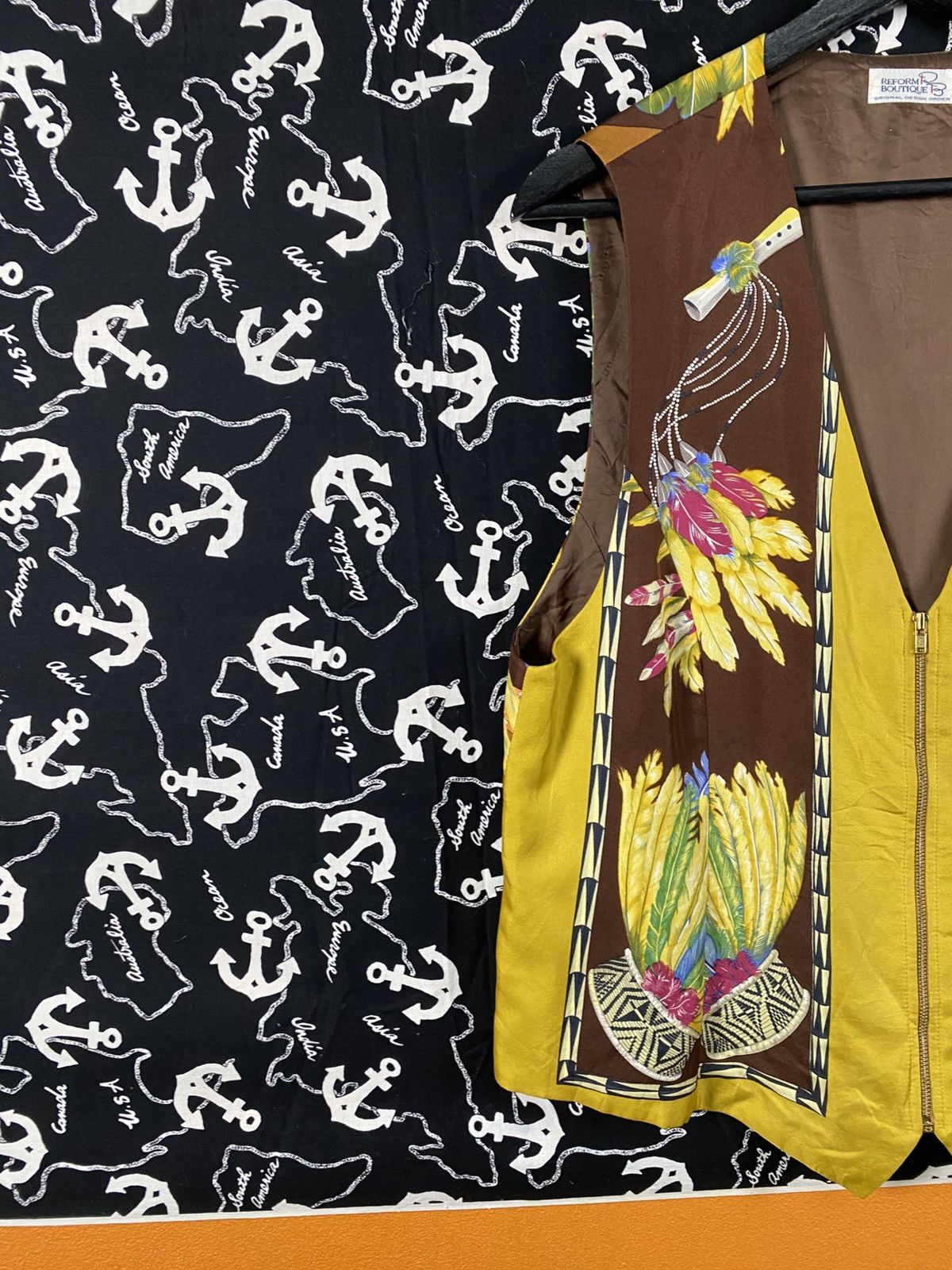 Vintage Vintage Reform Boutique Silk Scarf Vest Hermès Paris Motif Size US S / EU 44-46 / 1 - 7 Thumbnail