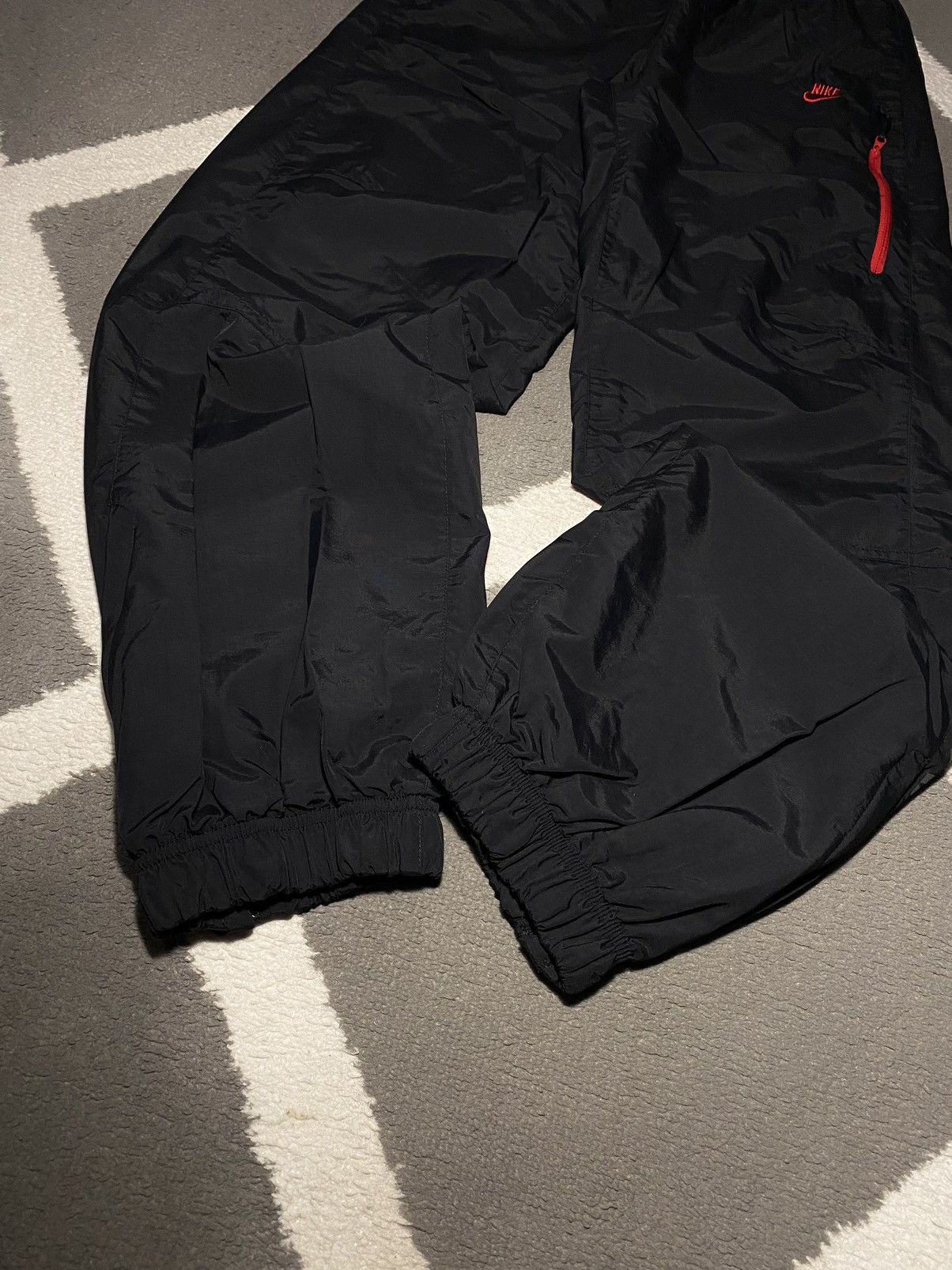 Nike Vintage 00’s Nike Air Max 95 Nylon Track Pants Size US 30 / EU 46 - 8 Thumbnail
