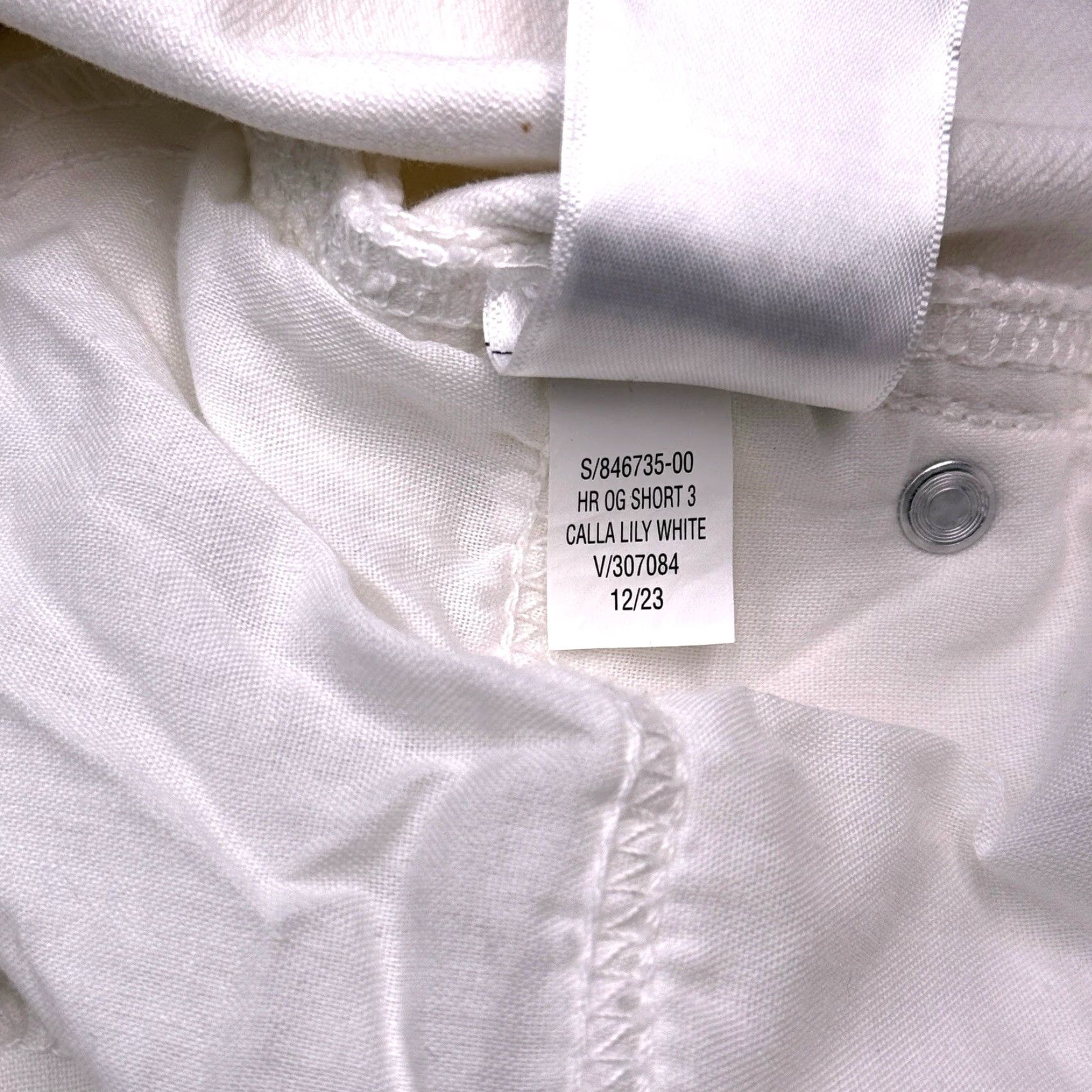 Old Navy Old Navy Womens 14 Denim Shorts High Rise 5-Pocket Pockets Stretch White Vintage No Seasonal Modern Casual Beach Walking Size 36" / US 14 / IT 50 - 7 Thumbnail