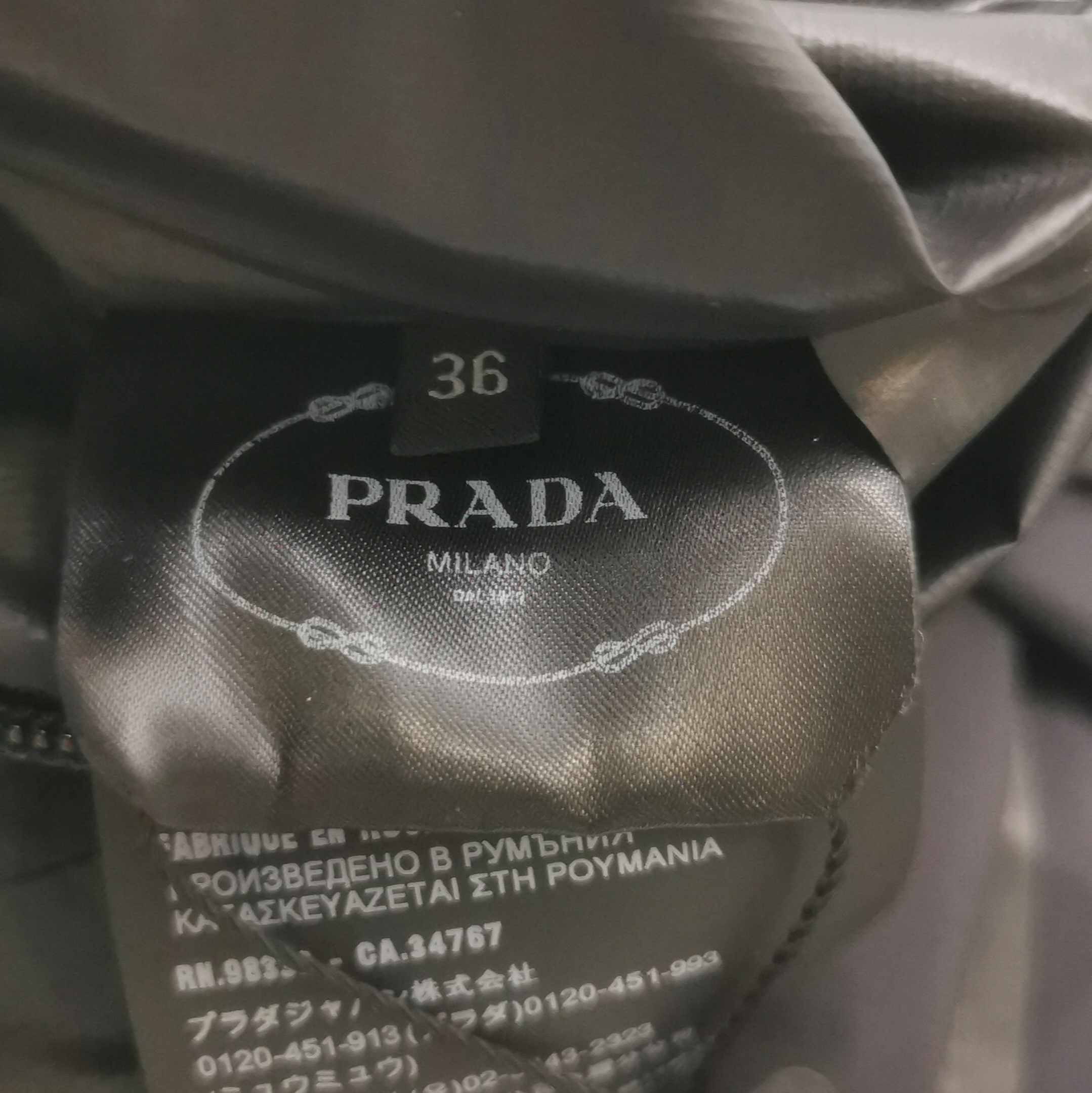 Prada Prada Logo Hooded Top in Black . Size XXS / US 00 / IT 34 - 9 Thumbnail