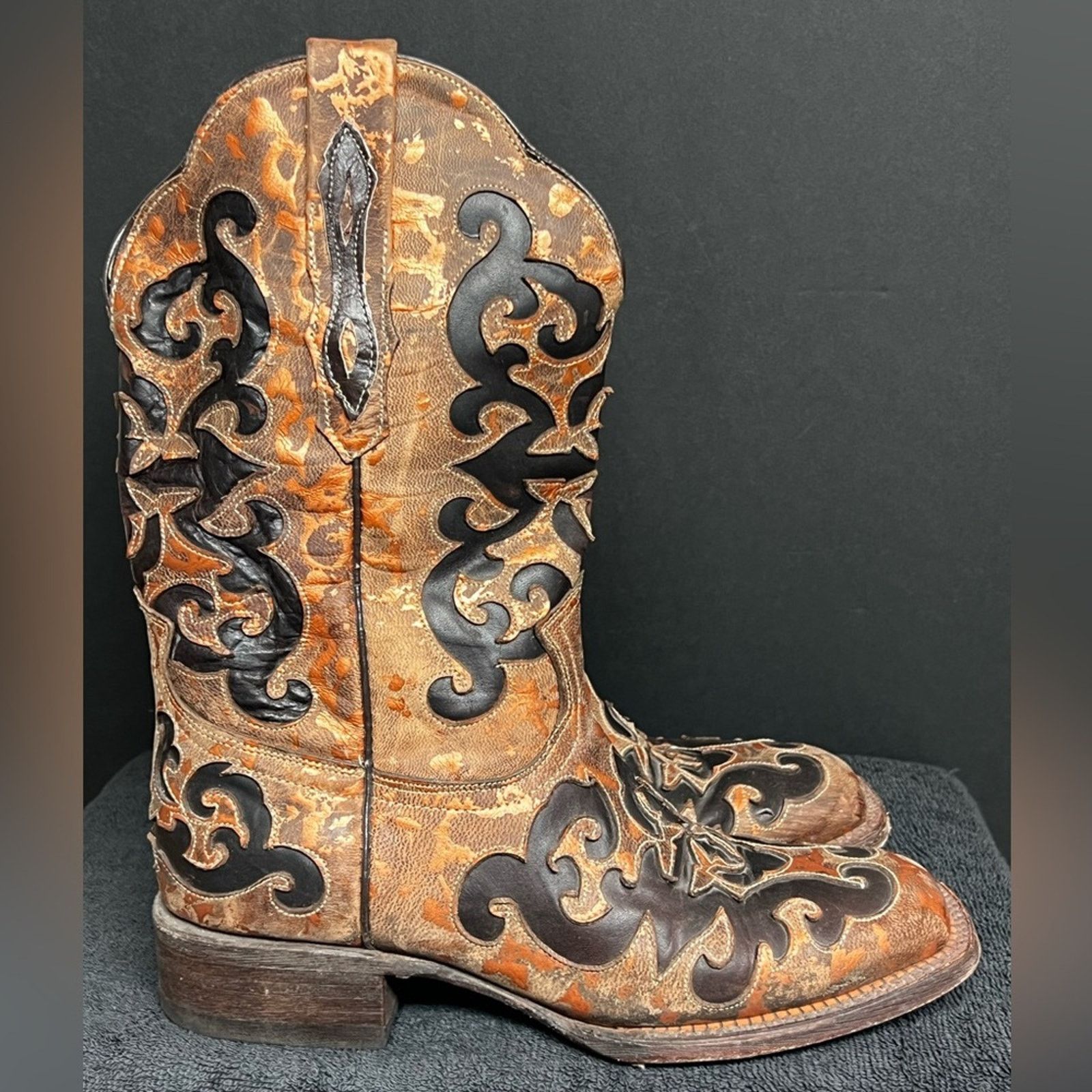 Cowboy Equipment Tanner Mark Jaw Dropper Hand Tooled Leather Boots Womens 8.5 Size US 8.5 / IT 38.5 - 2 Thumbnail