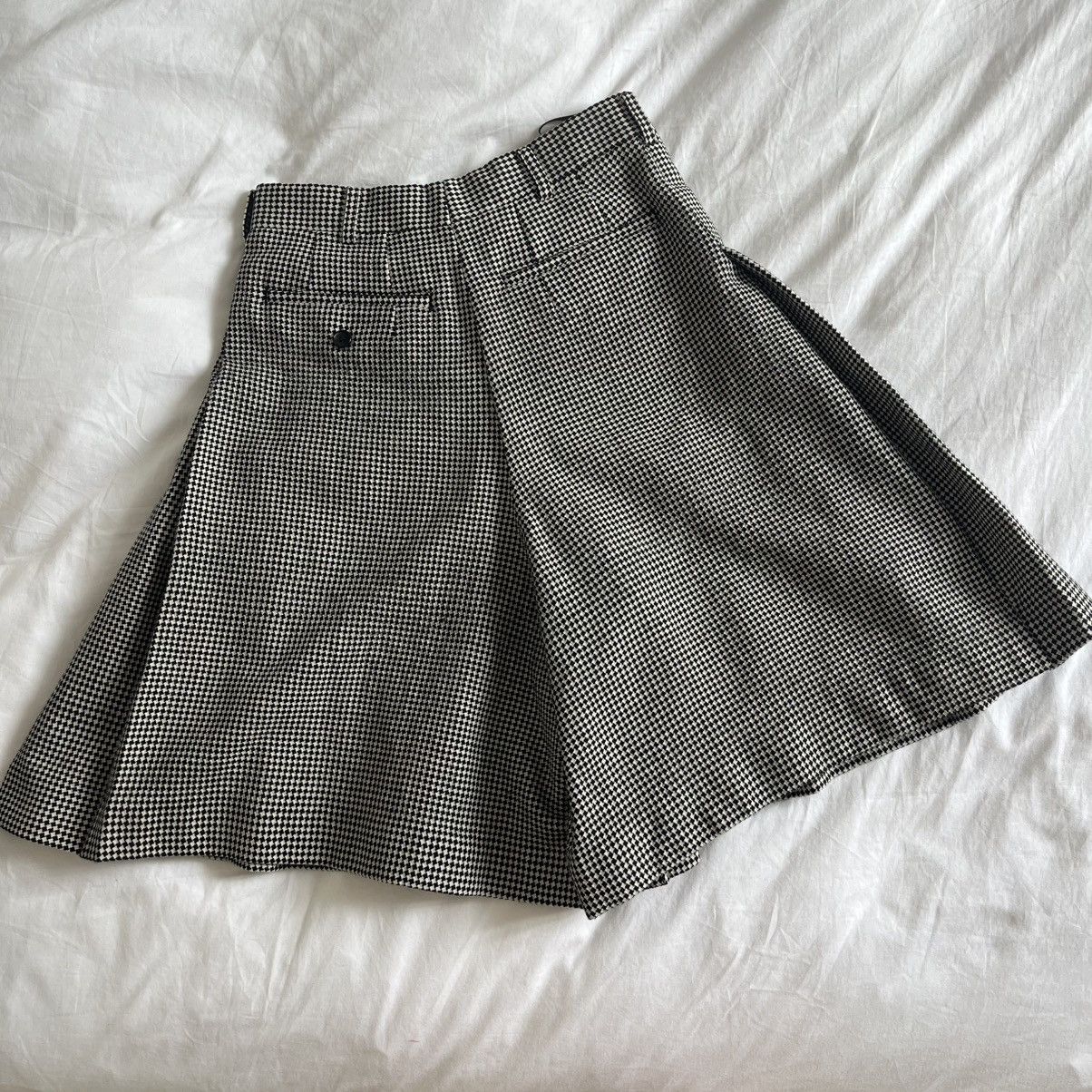 Comme des Garcons Comme Des Garçons Houndstooth Pleated Skort Size 26" / US 2 / IT 38 - 2 Thumbnail