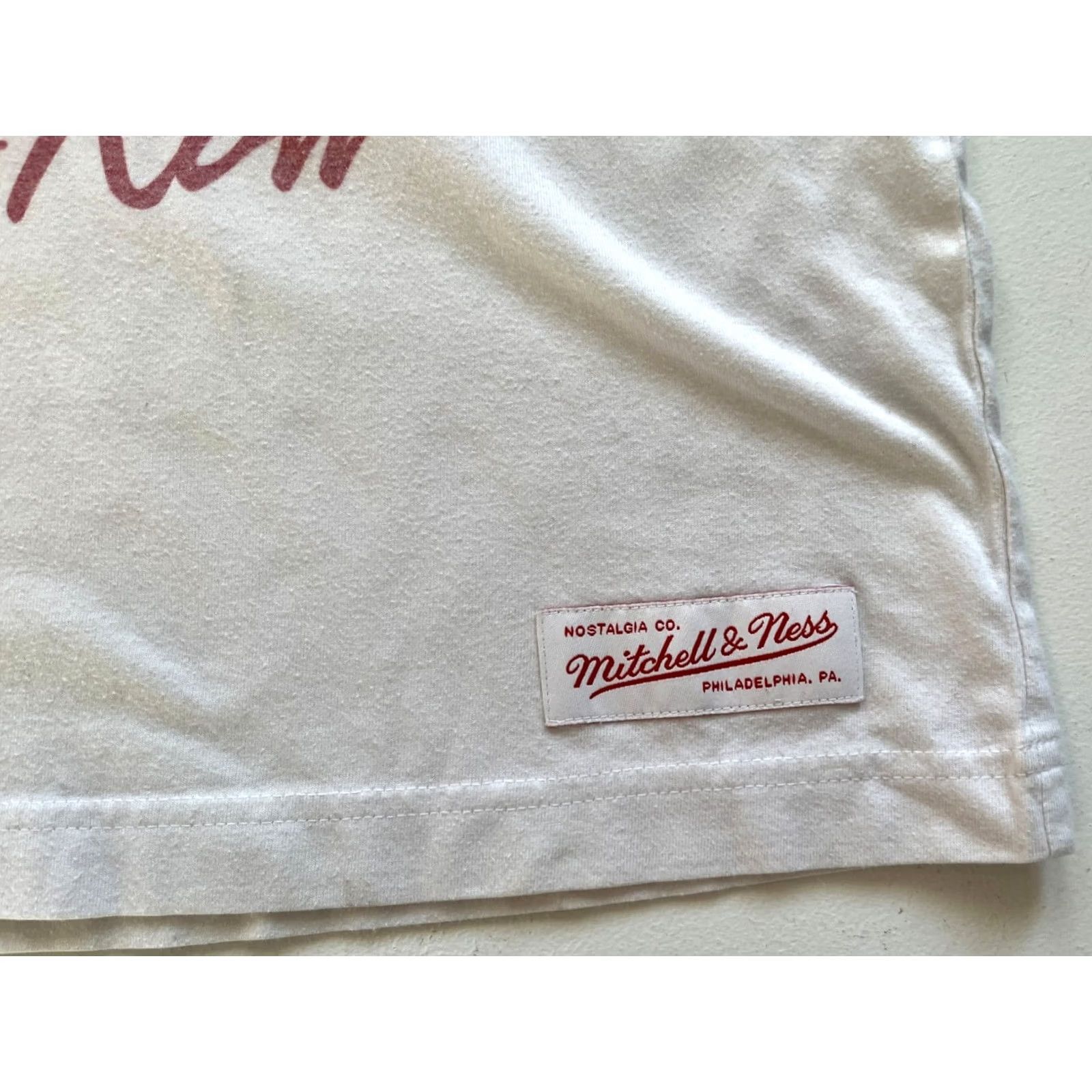 Mitchell & Ness VINTAGE Mitchell & Ness Chicago Bulls T-Shirt Sz L Three in a Row Champions 90s Basketball Mens Size US L / EU 52-54 / 3 - 7 Thumbnail