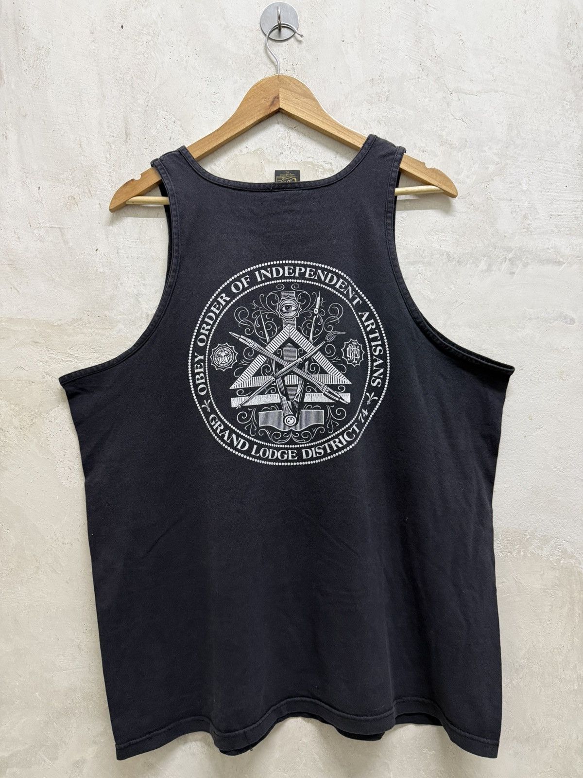 Obey 2000s Obey “Lodge of District” Illuminati T Shirt Size US XL / EU 56 / 4 - 1 Thumbnail