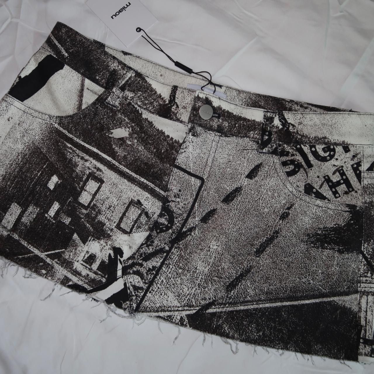 Designer black and white graphic mini skirt🤍🖤 Size 28" / US 6 / IT 42 - 3 Thumbnail