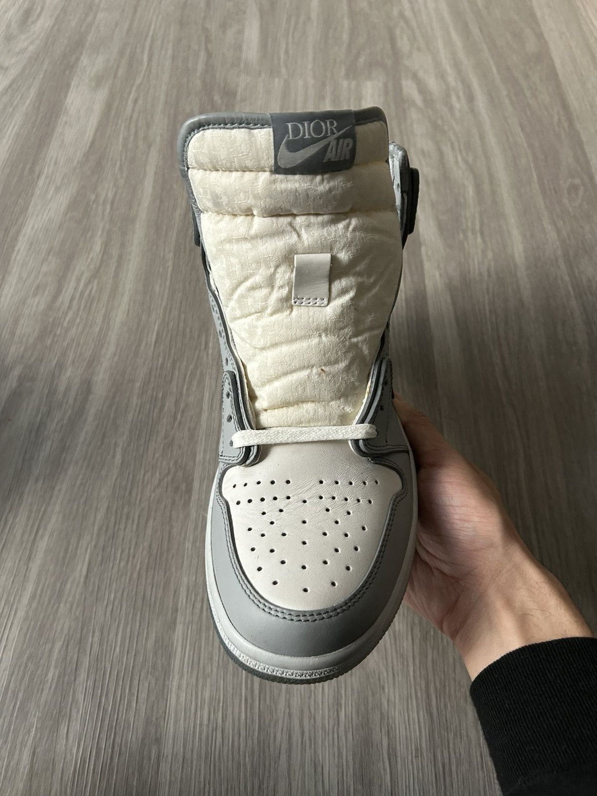 Dior × Jordan Brand Dior x Air Jordan Retro 1 High Size 8.5 Size US 8.5 / EU 41-42 - 13 Thumbnail