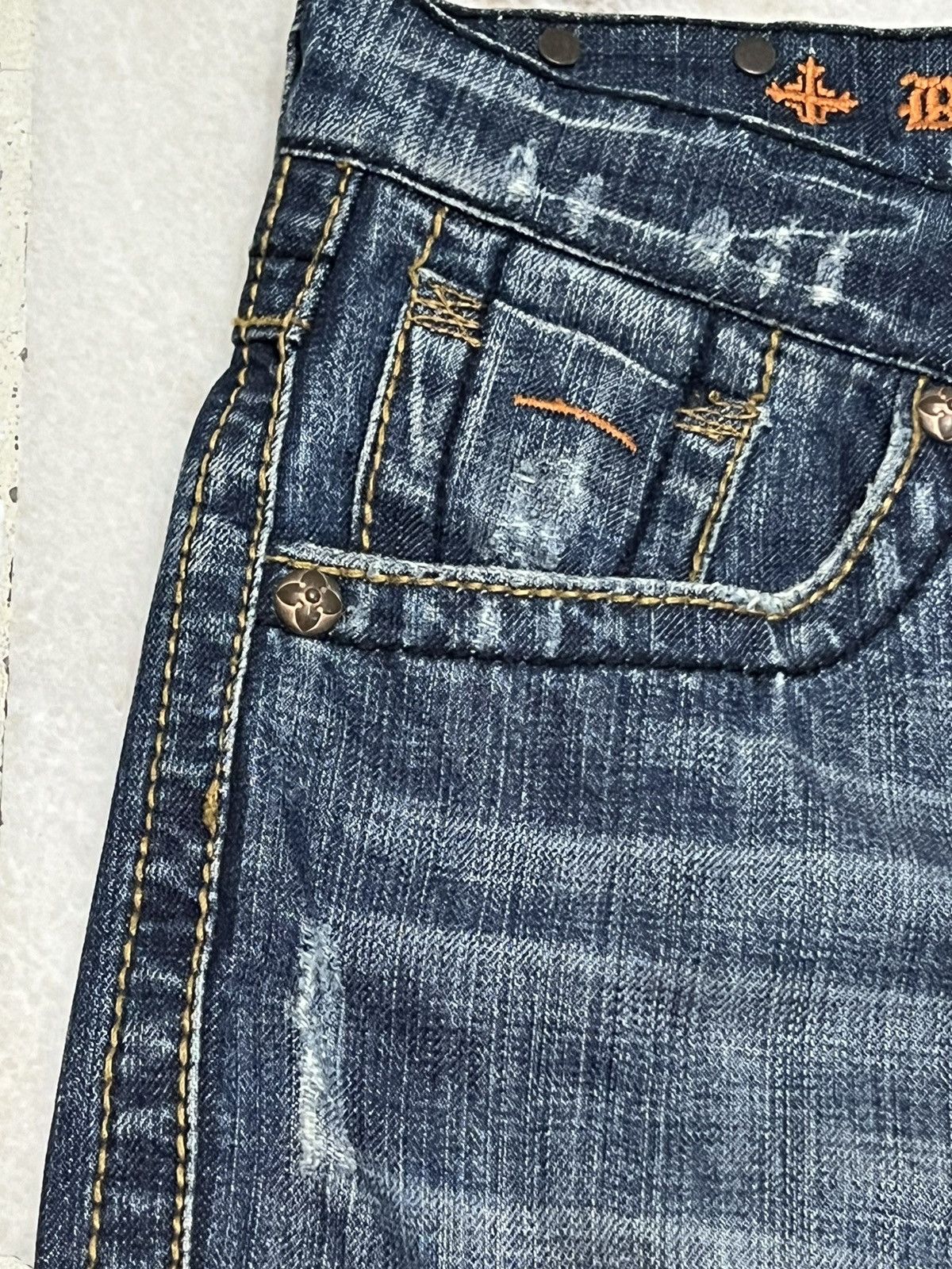 Japanese Brand × Rock Revival ROCK REVIVAL DISTRESSED FLARE JEANS VERY RARE Size US 31 - 6 Thumbnail