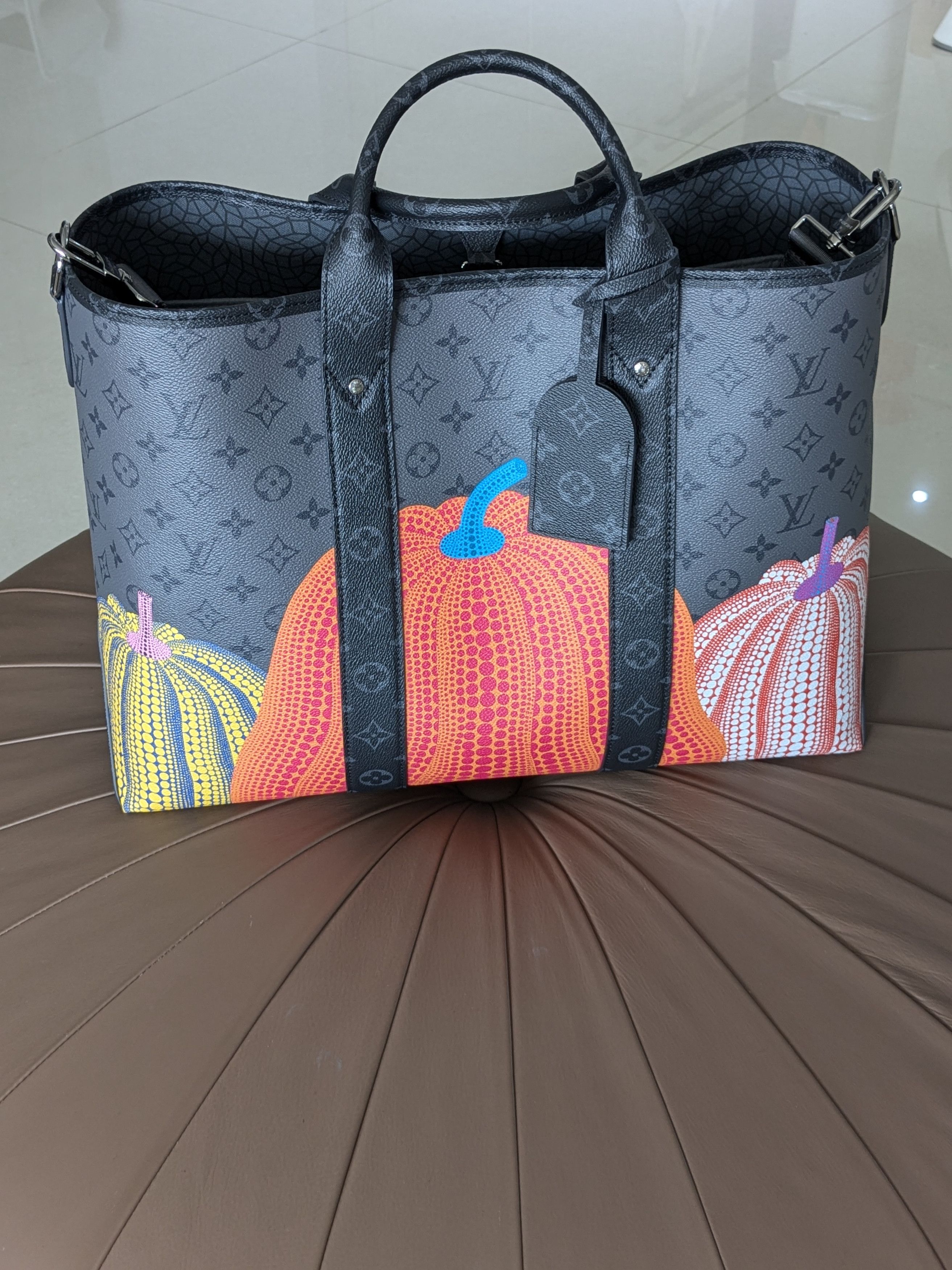 Louis Vuitton RARE Louis Vuitton x Yayoi Kusama 🎃 Weekend Tote Bag Size ONE SIZE - 1 Thumbnail