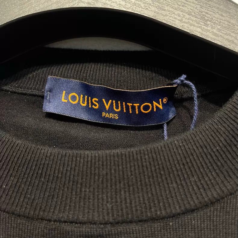 Louis Vuitton Louis Vuitton Embroidered logo knit sweater Size US M / EU 48-50 / 2 - 5 Thumbnail