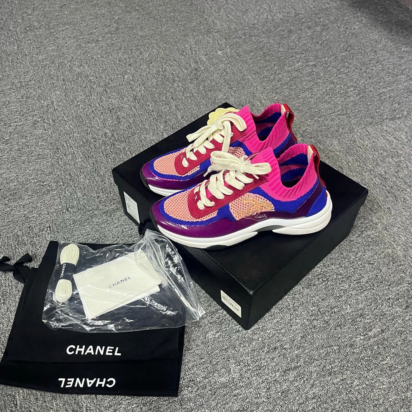 Chanel Chanel Leather comfort, versatile design low-top snaker sh Size US 5.5 / IT 35.5 - 1 Thumbnail