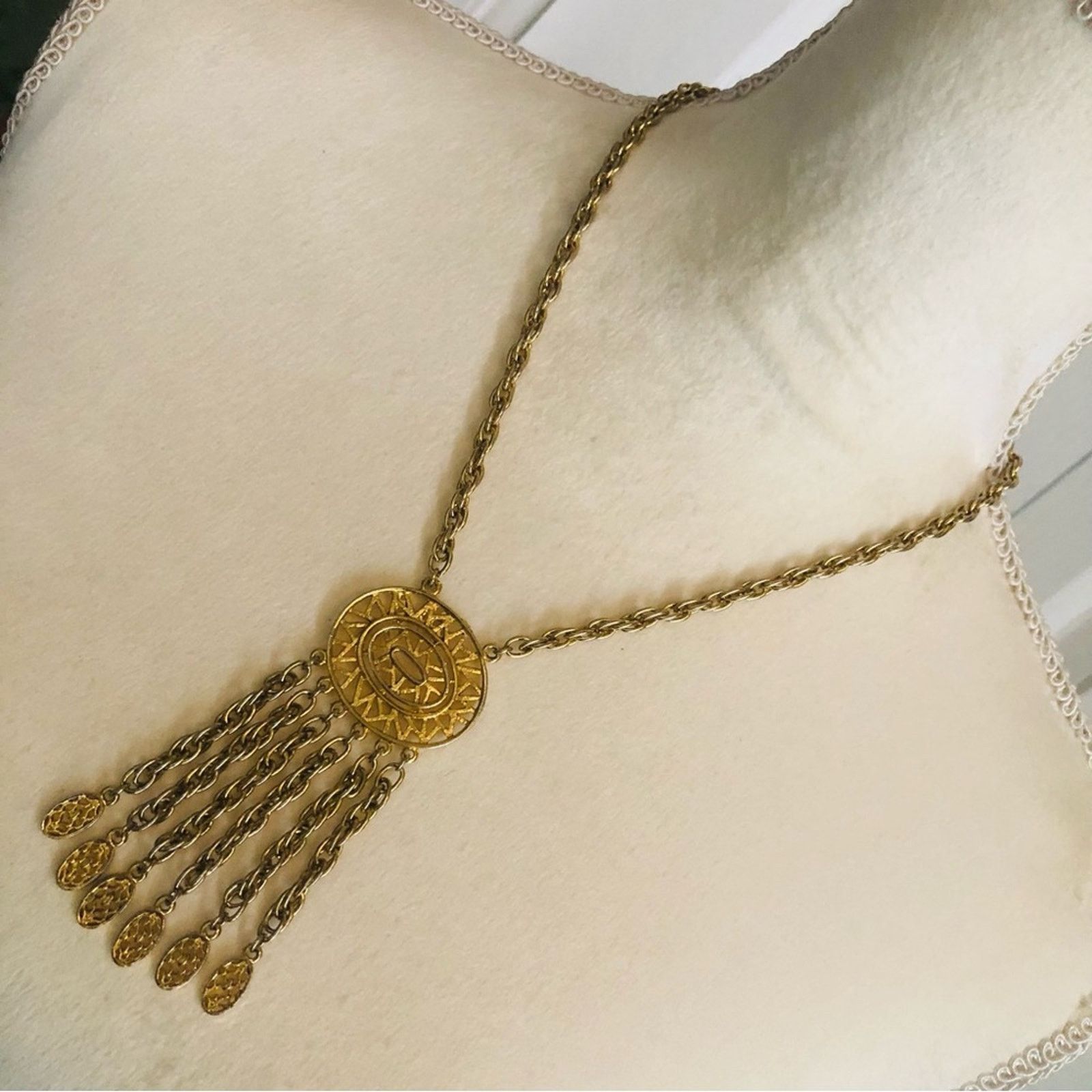Vintage Vintage gold medallion fringe braided chain necklace Size ONE SIZE - 1 Thumbnail