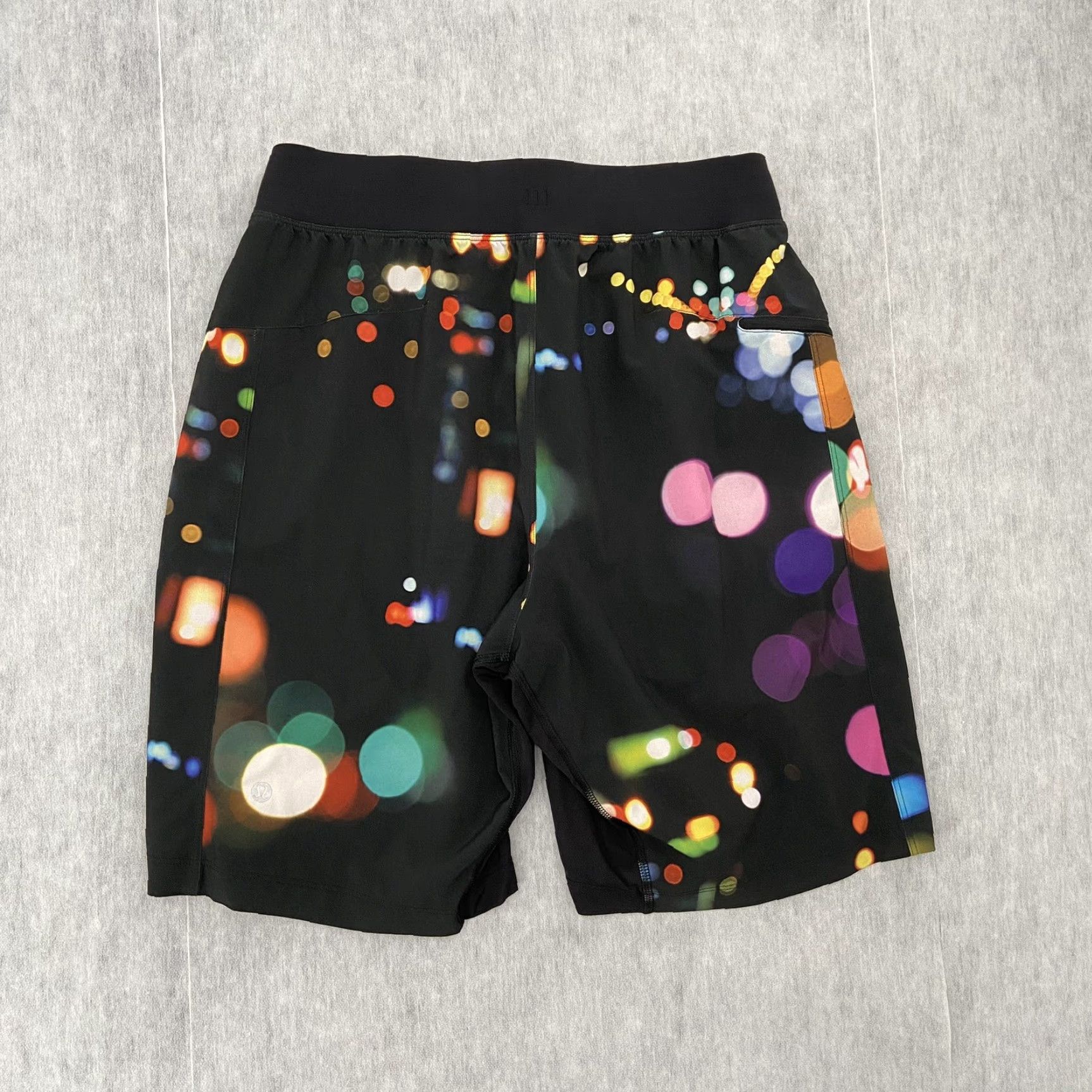 Lululemon VINTAGE Lululemon Shorts Mens Medium Activewear 8.5in Black Gym Cross Training Size US 31 - 2 Thumbnail
