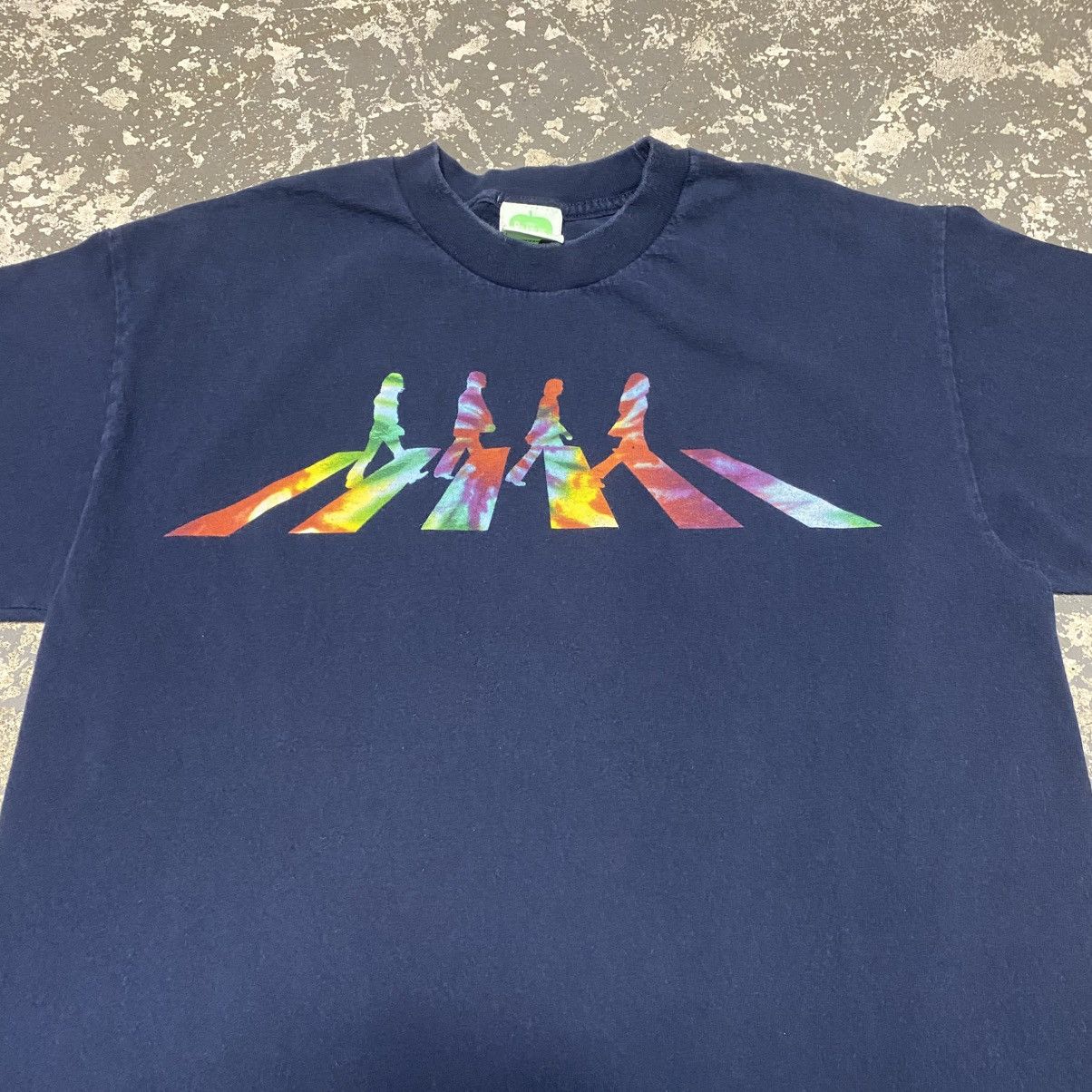 Band Tees × Vintage Vintage The Beatles Abbey Road Rainbow Apple Tour Tshirt Size US L / EU 52-54 / 3 - 7 Thumbnail