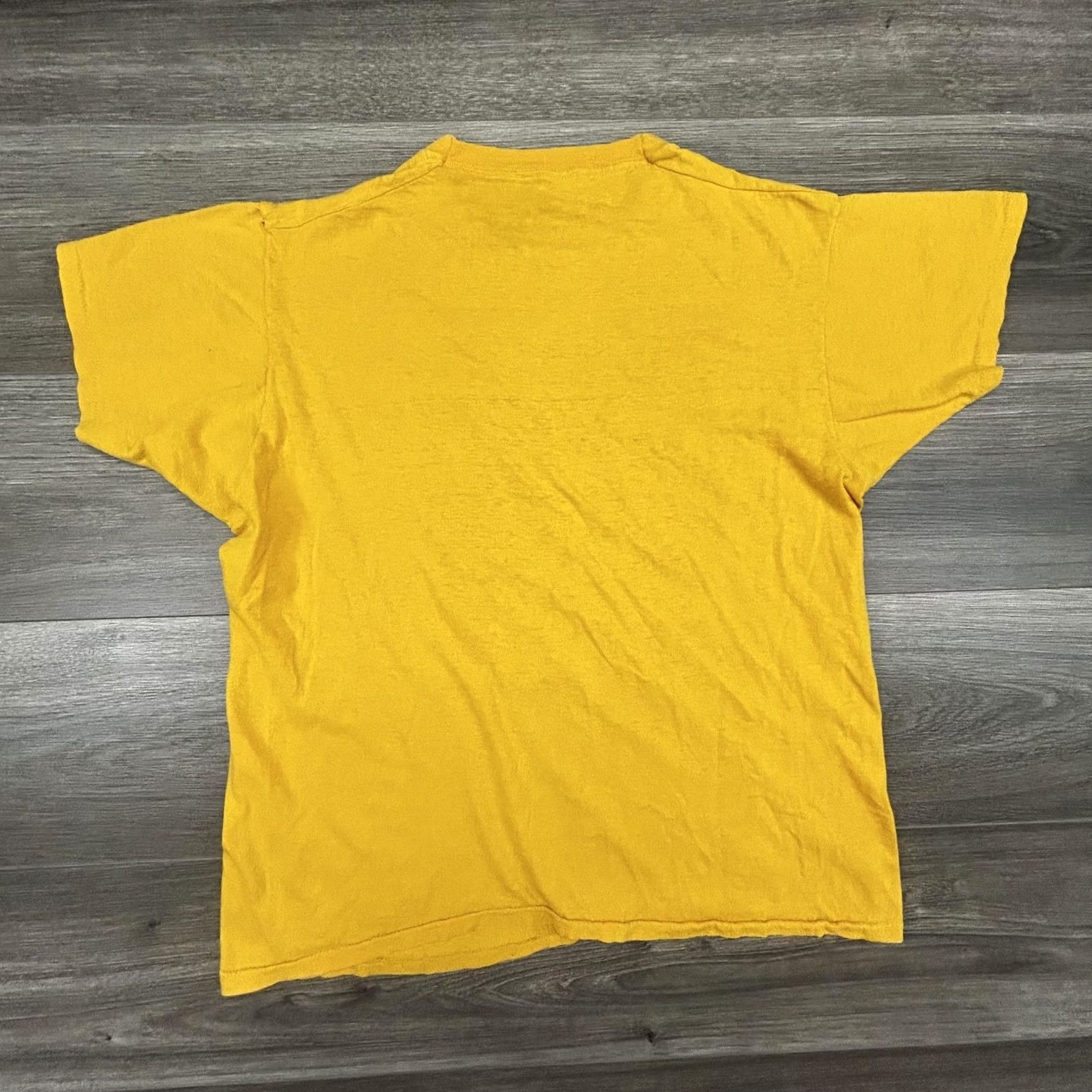 Vintage True Vintage Alaska Totem Shirt Mens Medium Yellow Single Stitch Made in USA Size US L / EU 52-54 / 3 - 2 Thumbnail