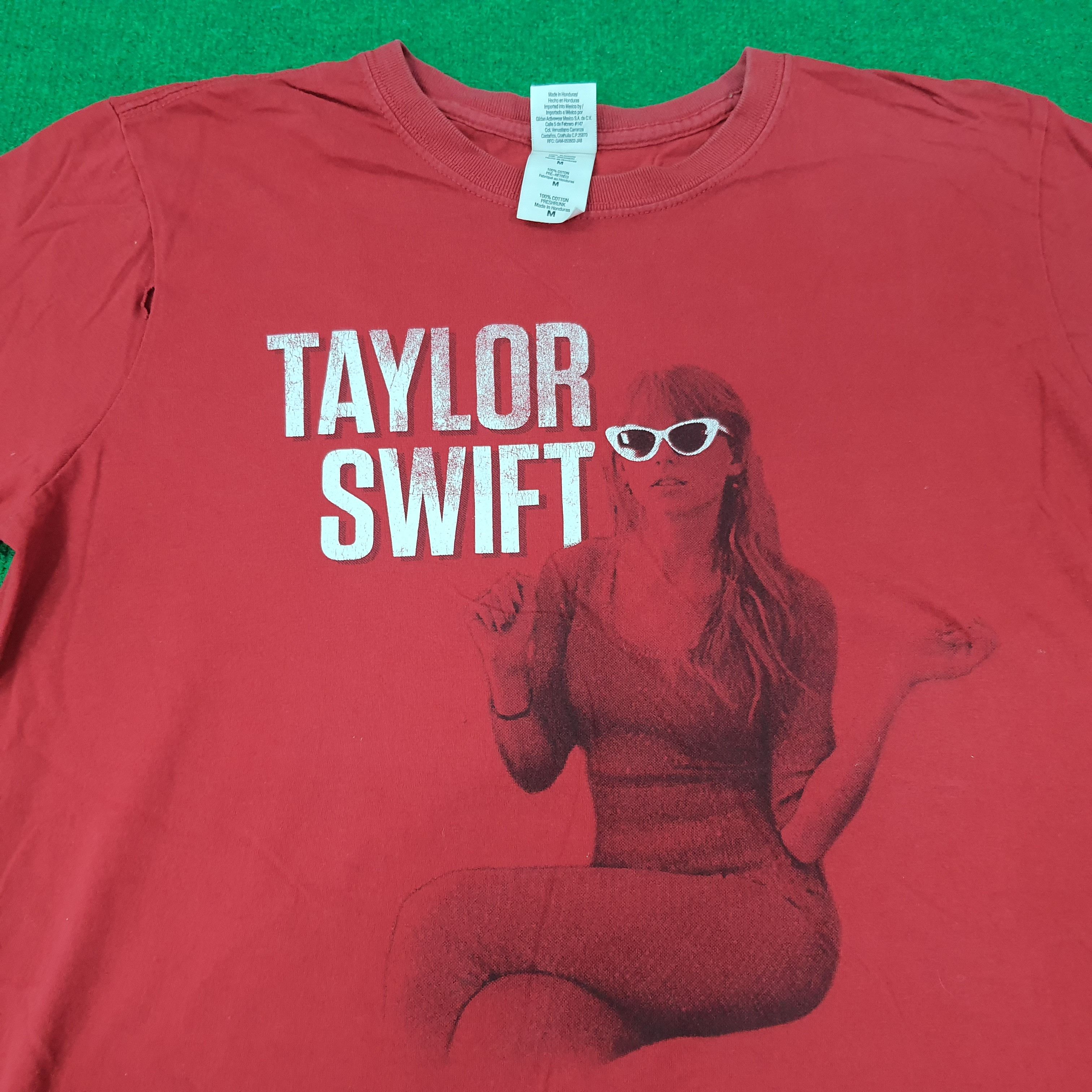 Band Tees Vintage Taylow Swift American Singer Tshirt C249N3 Size US M / EU 48-50 / 2 - 2 Thumbnail