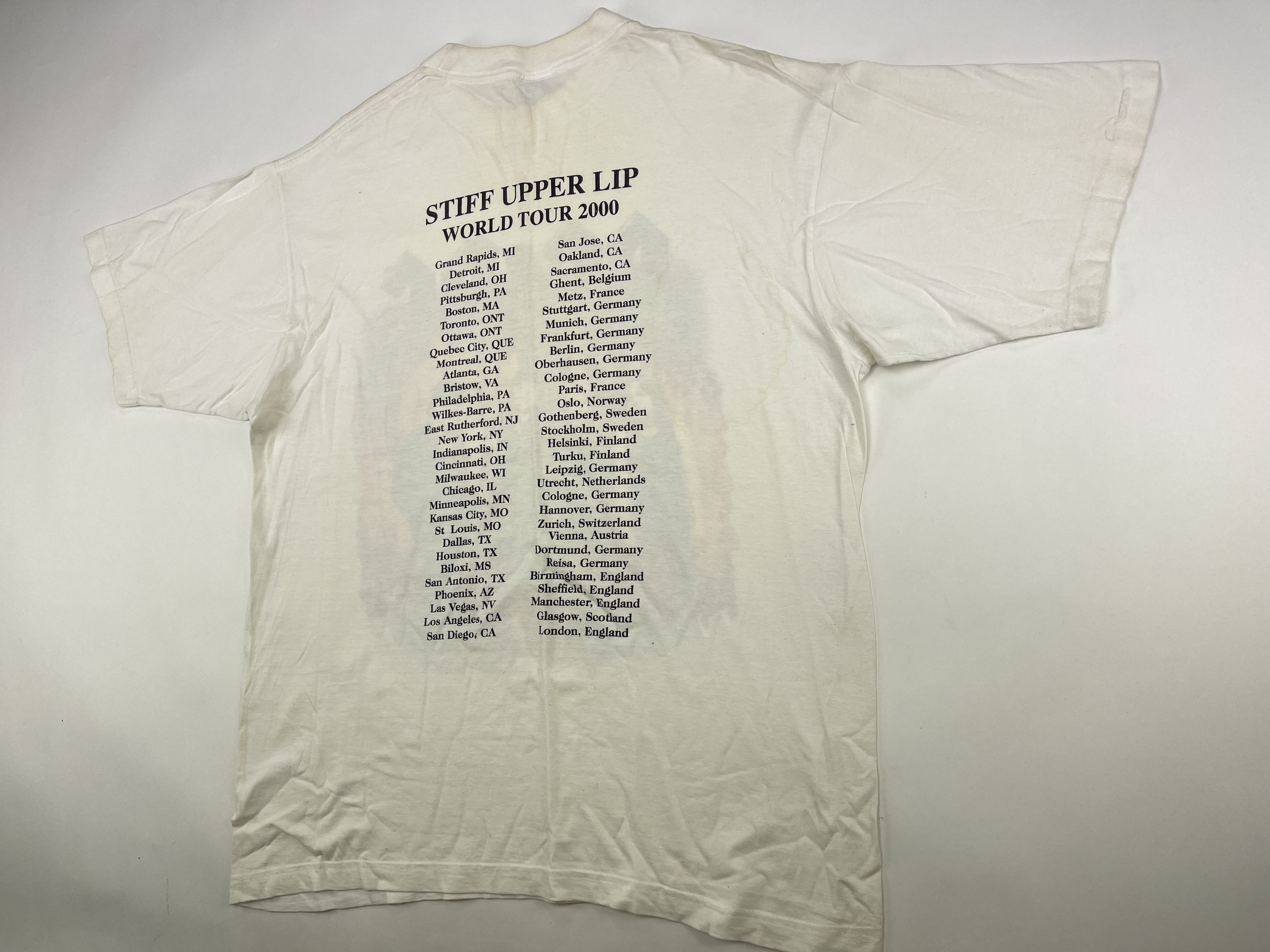 Band Tees AC/DC T-Shirt, 2000 Stiff Upper Lip, vintage ACDC size L Size US L / EU 52-54 / 3 - 15 Thumbnail