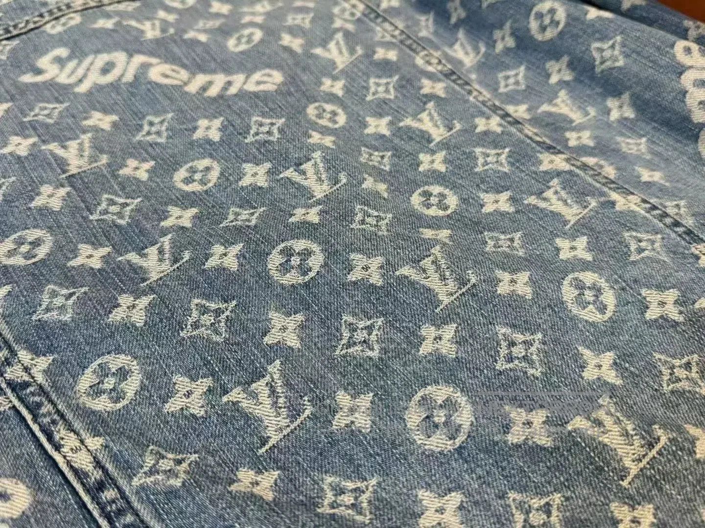 Louis Vuitton Louis Vuitton x Supreme Logo Denim Jacket. Size US S / EU 44-46 / 1 - 4 Thumbnail