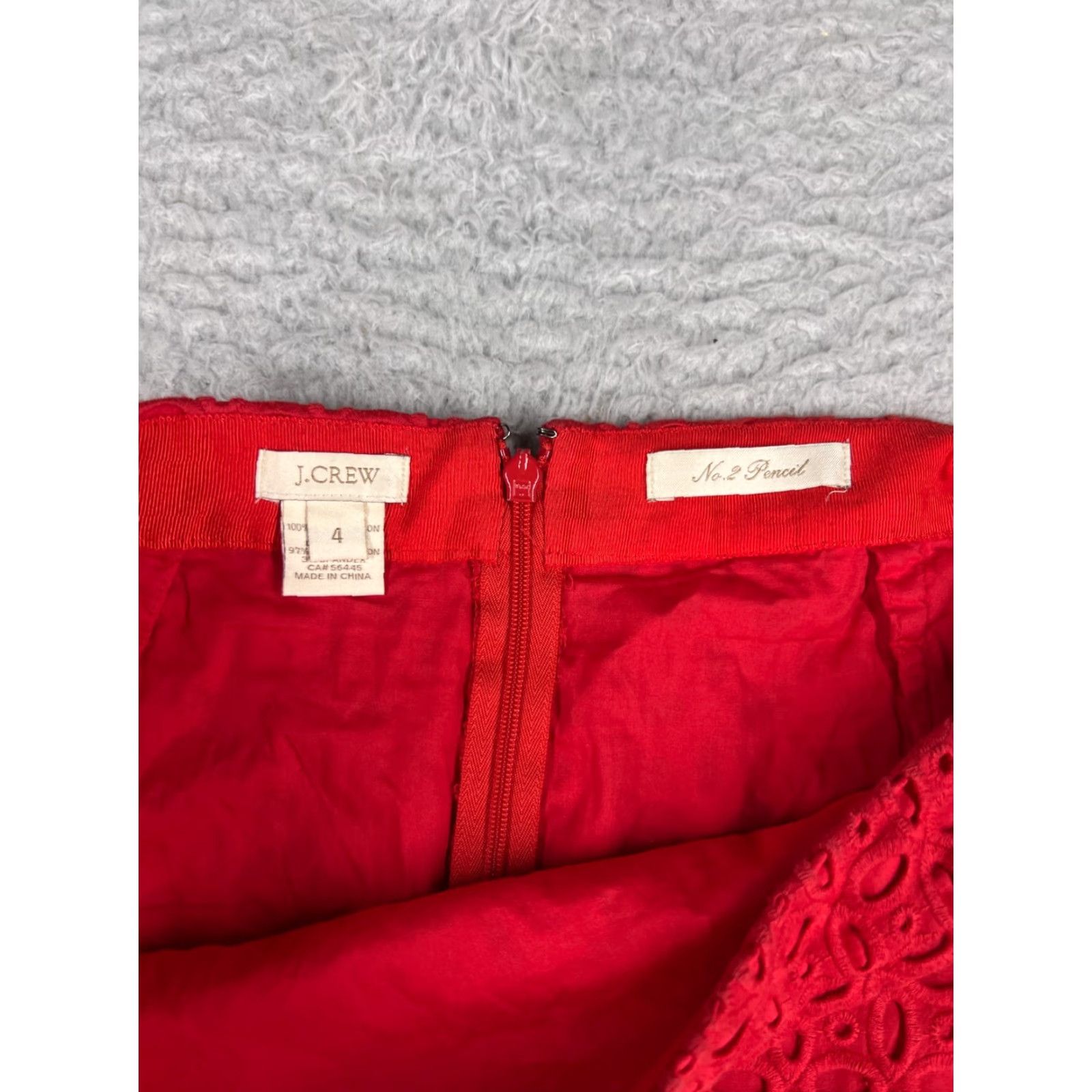J.Crew VINTAGE J.CREW No. 2 Pencil Skirt Womens 4 Red Floral Eyelet Cotton High Rise Pockets Size 27" / US 4 / IT 40 - 7 Thumbnail