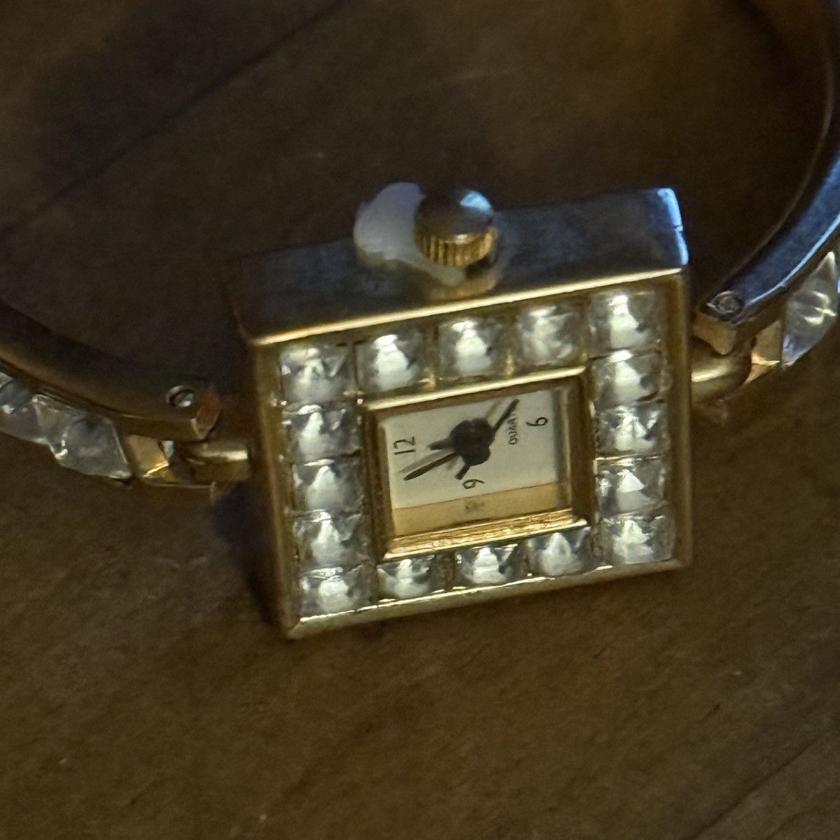 Vintage Vintage Yves Rocher gold tone crystal watch Size ONE SIZE - 2 Thumbnail