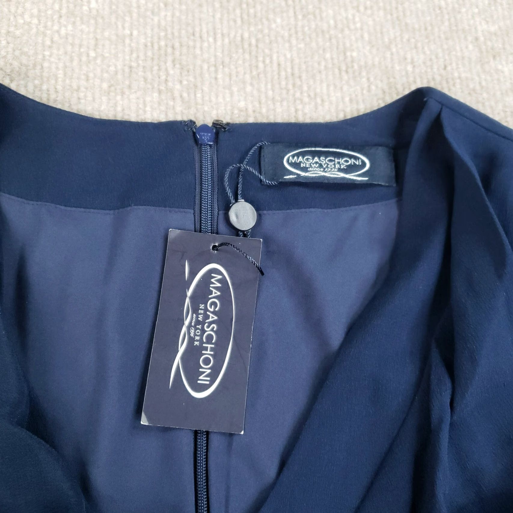 Vintage VINTAGE Magaschoni Dress Womens Small Blue V-Neck Casual Sheath Silk Zip Lined Size S / US 4 / IT 40 - 7 Thumbnail
