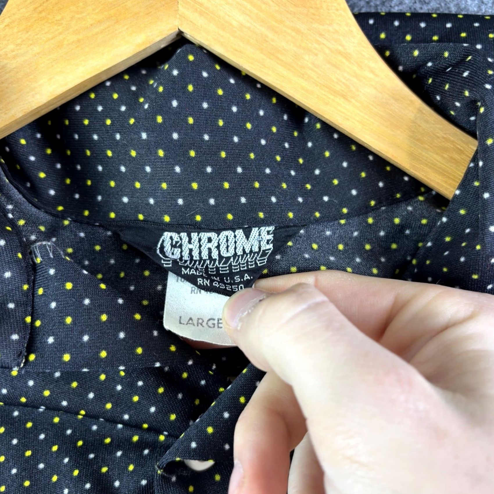 Vintage VINTAGE Chrome Polka Dot Button-Up Shirt Womens L Black 70s 80s UPC: validade Size L / US 10 / IT 46 - 5 Thumbnail