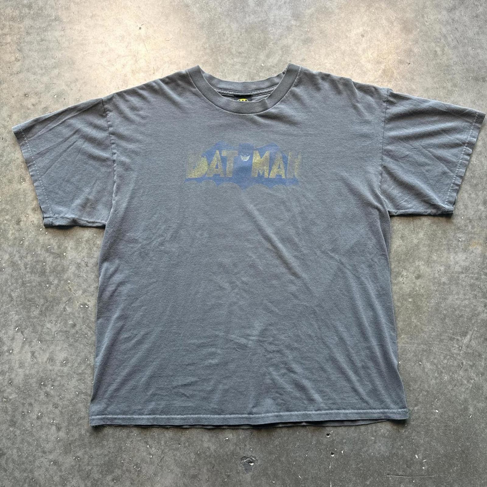 DC Comics Batman Classic Faded Distressed 2009 Vintage Y2k T-Shirt Size US XL / EU 56 / 4 - 1 Thumbnail