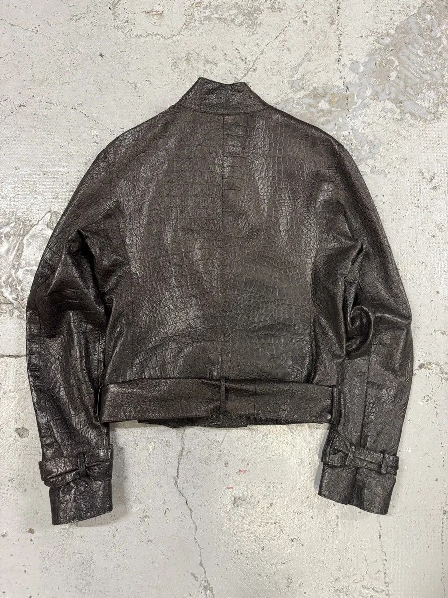 Emporio Armani AW2005 Emporio Armani Asymmetrical Crocodile Effect Brown Leather Jacket Size XXS / US 00 / IT 34 - 7 Thumbnail