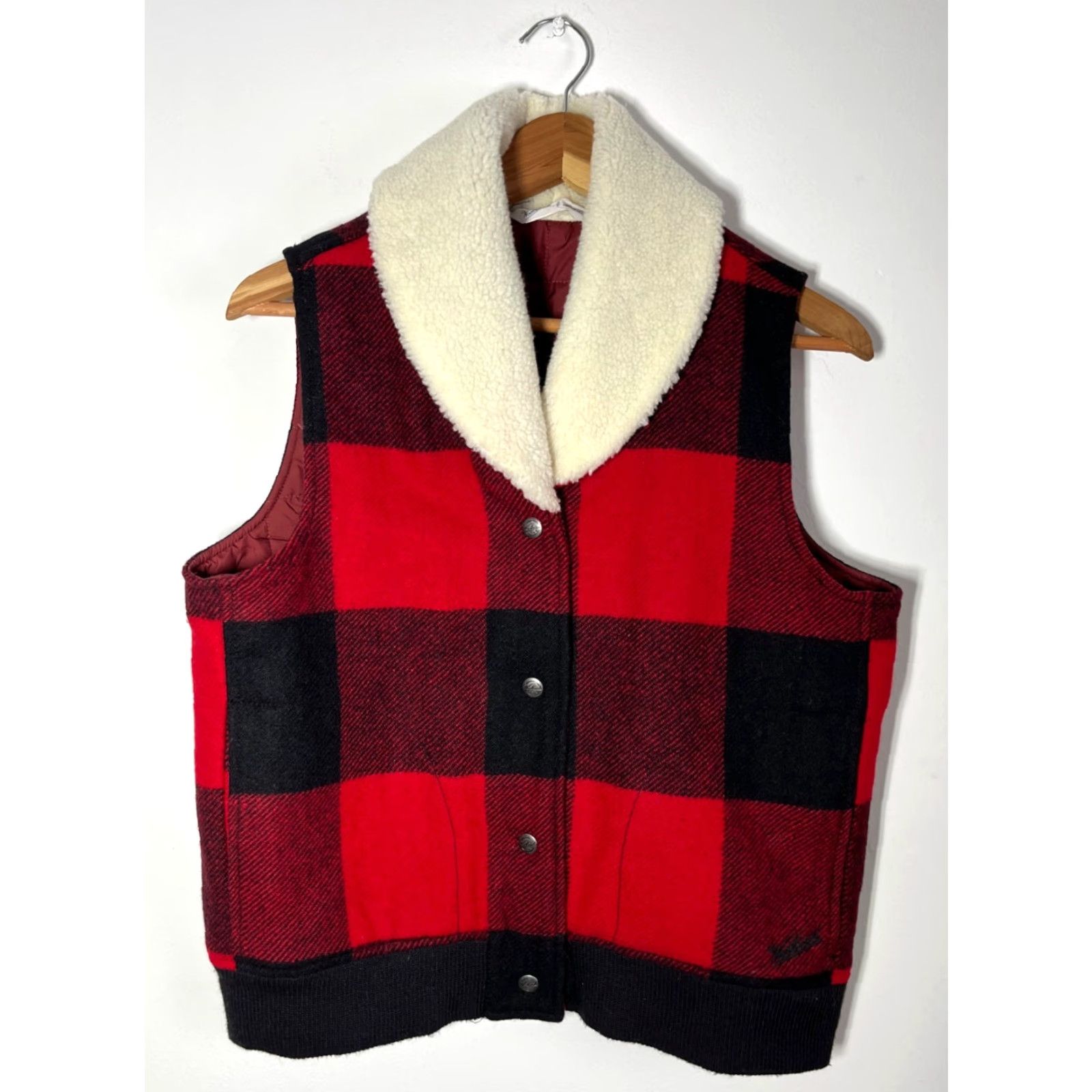 Vintage Woolrich Women's Giant Buffalo Vest Wool Blend Sz S Woolrich Giant Buffalo Vest Red Black Plaid Outdoor Pockets Vintage Womens Size S Vest Size S / US 4 / IT 40 - 3 Thumbnail