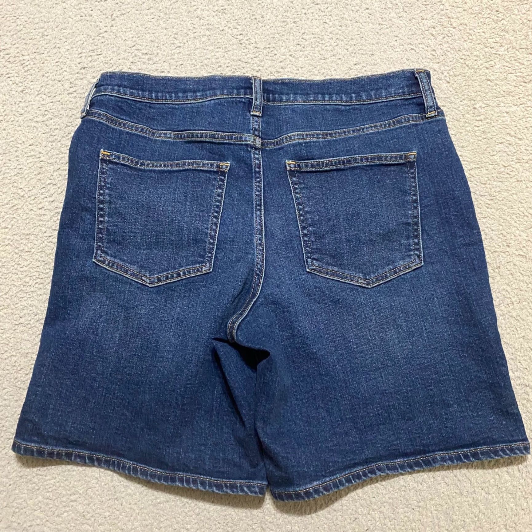 Gap GAP Womens 10 Tall Denim Bermuda Shorts Blue Dark Wash Inseam 8" Button Front 5-Pocket Casual Womens (Tall) Size 32" / US 10 / IT 46 - 2 Thumbnail