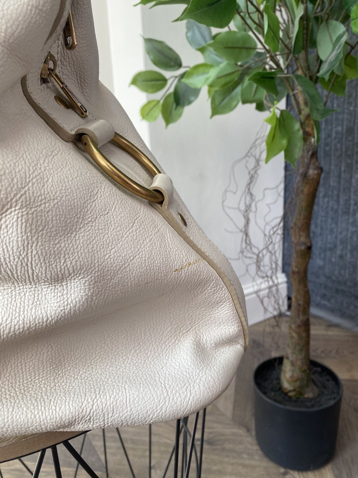 Yves Saint Laurent Vintage Yves Saint Laurent Cream Leather "Large Muse" Bag Size ONE SIZE - 12 Thumbnail