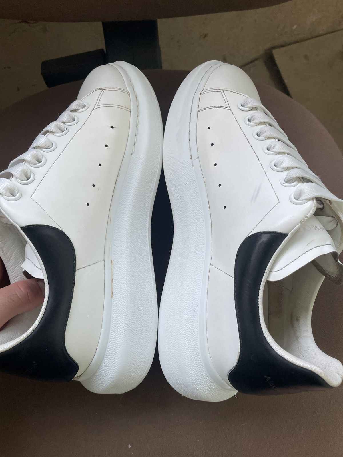 Alexander McQueen Alexander McQueen Oversized low top sneakers black white Size US 7.5 / EU 40-41 - 12 Thumbnail