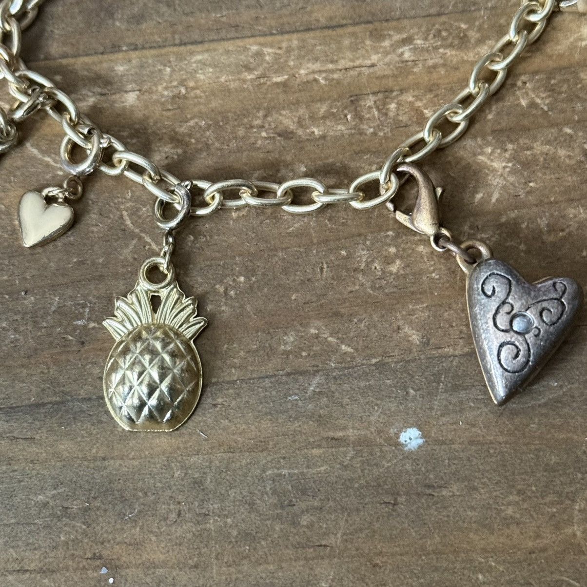 Other Gold tone charm bracelet Size ONE SIZE - 4 Thumbnail